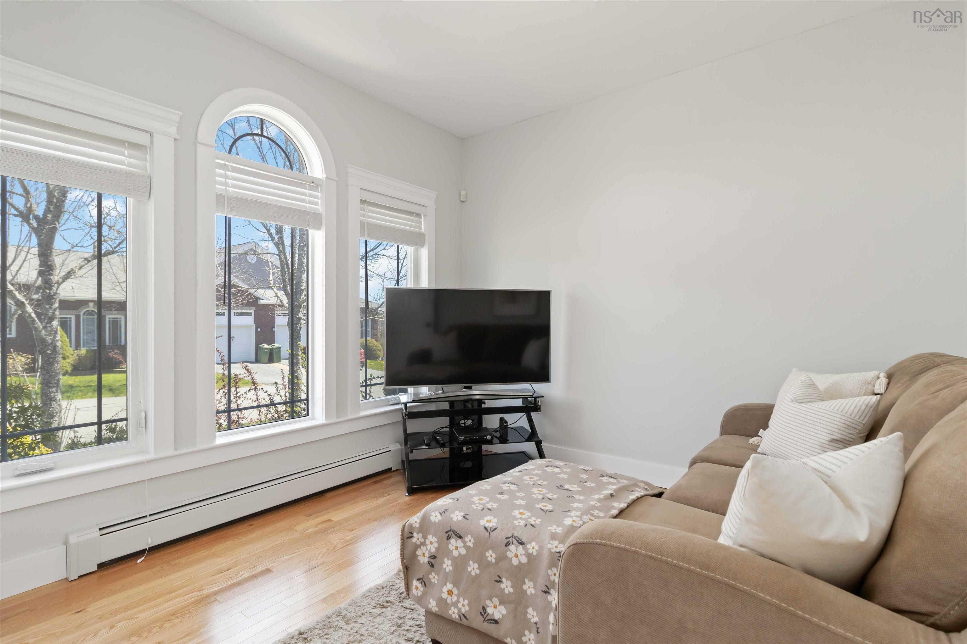 $667,500.00: 12 Kirkwood Court, Bedford