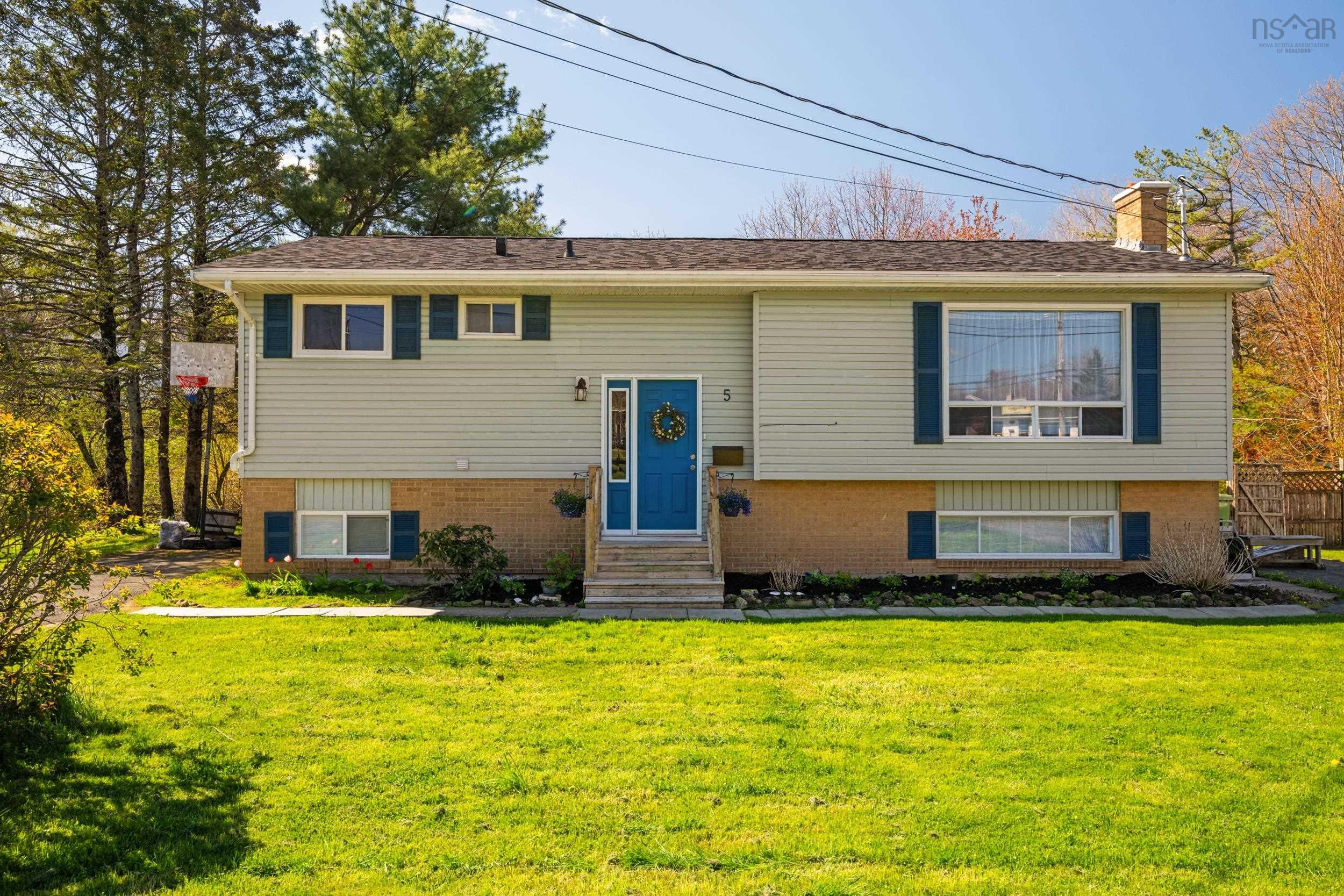 5 Seawood Avenue, Lower Sackville, NS (MLS® 202510960)