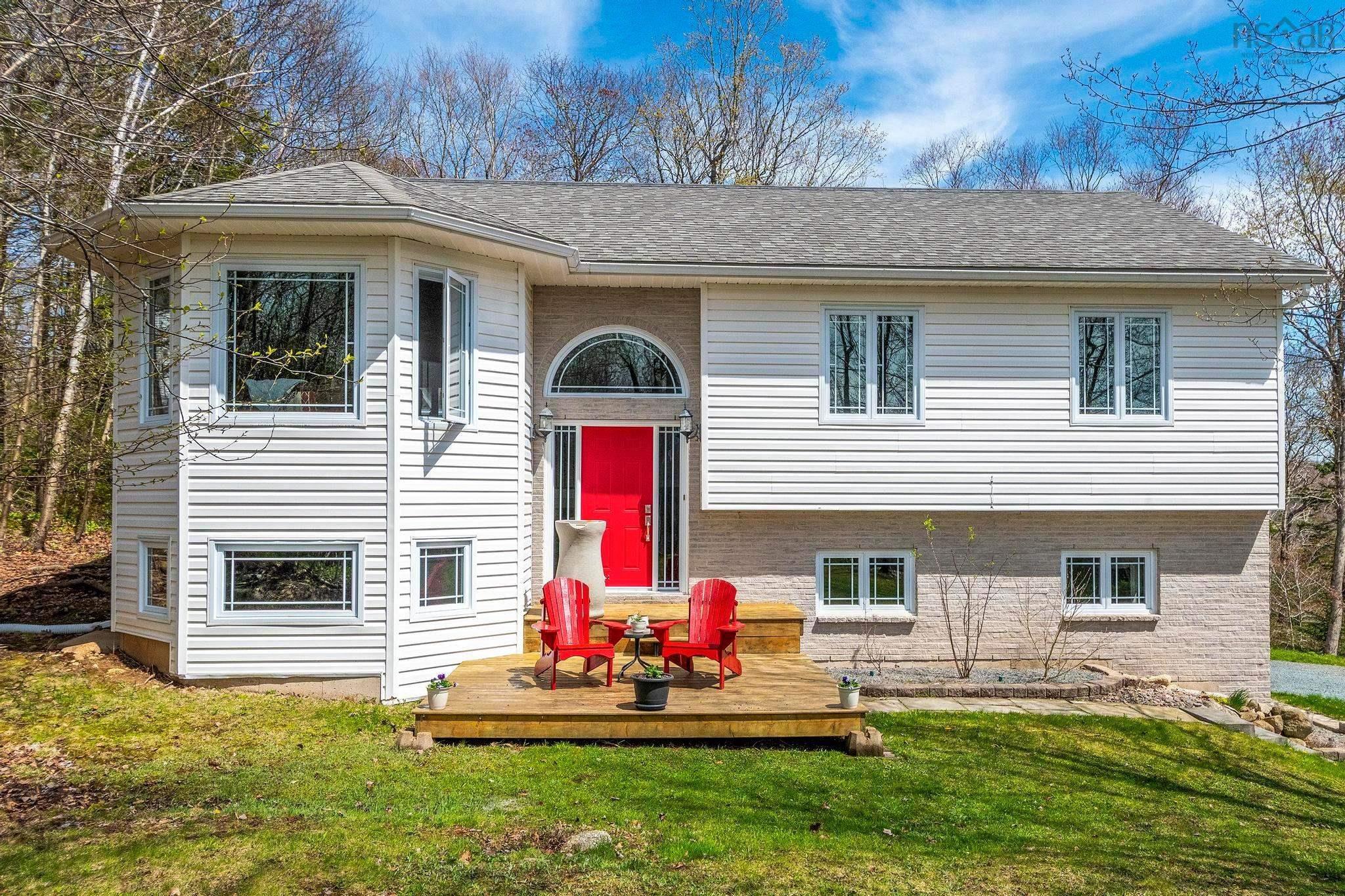 $625,000.00: 67 Bristol Avenue, Stillwater Lake