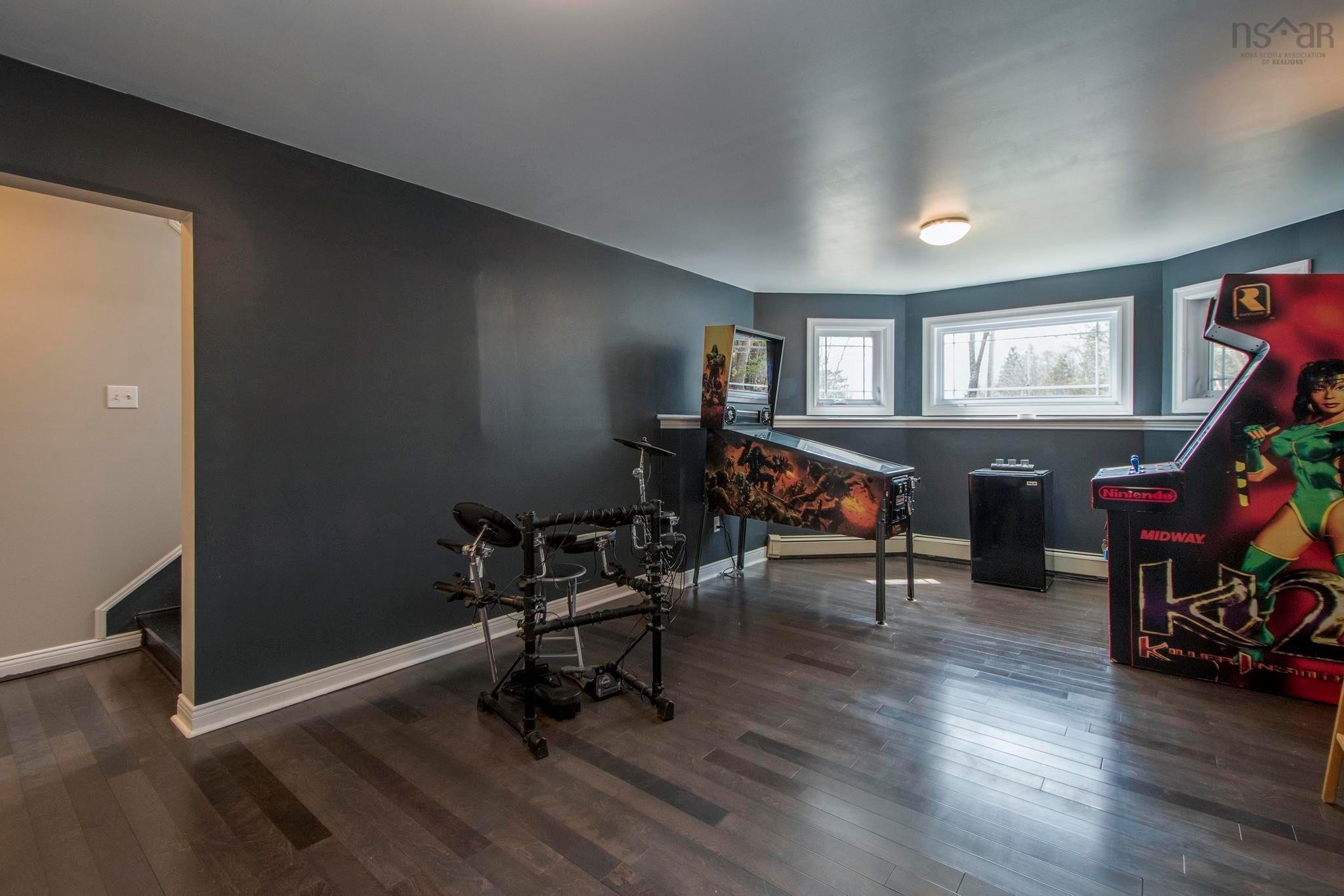$625,000.00: 67 Bristol Avenue, Stillwater Lake