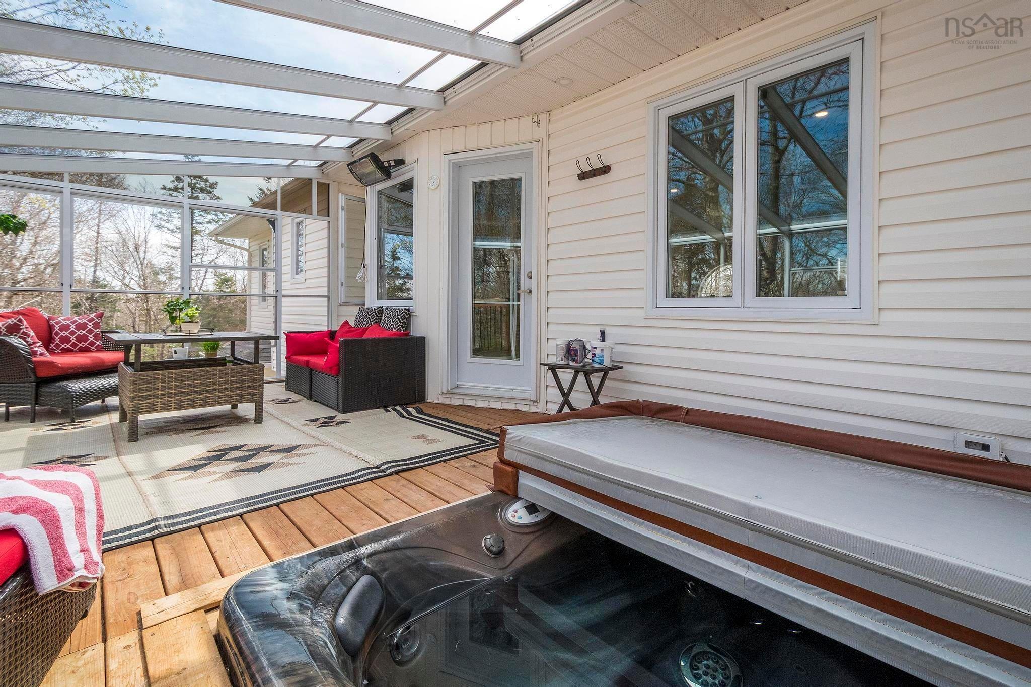 $625,000.00: 67 Bristol Avenue, Stillwater Lake
