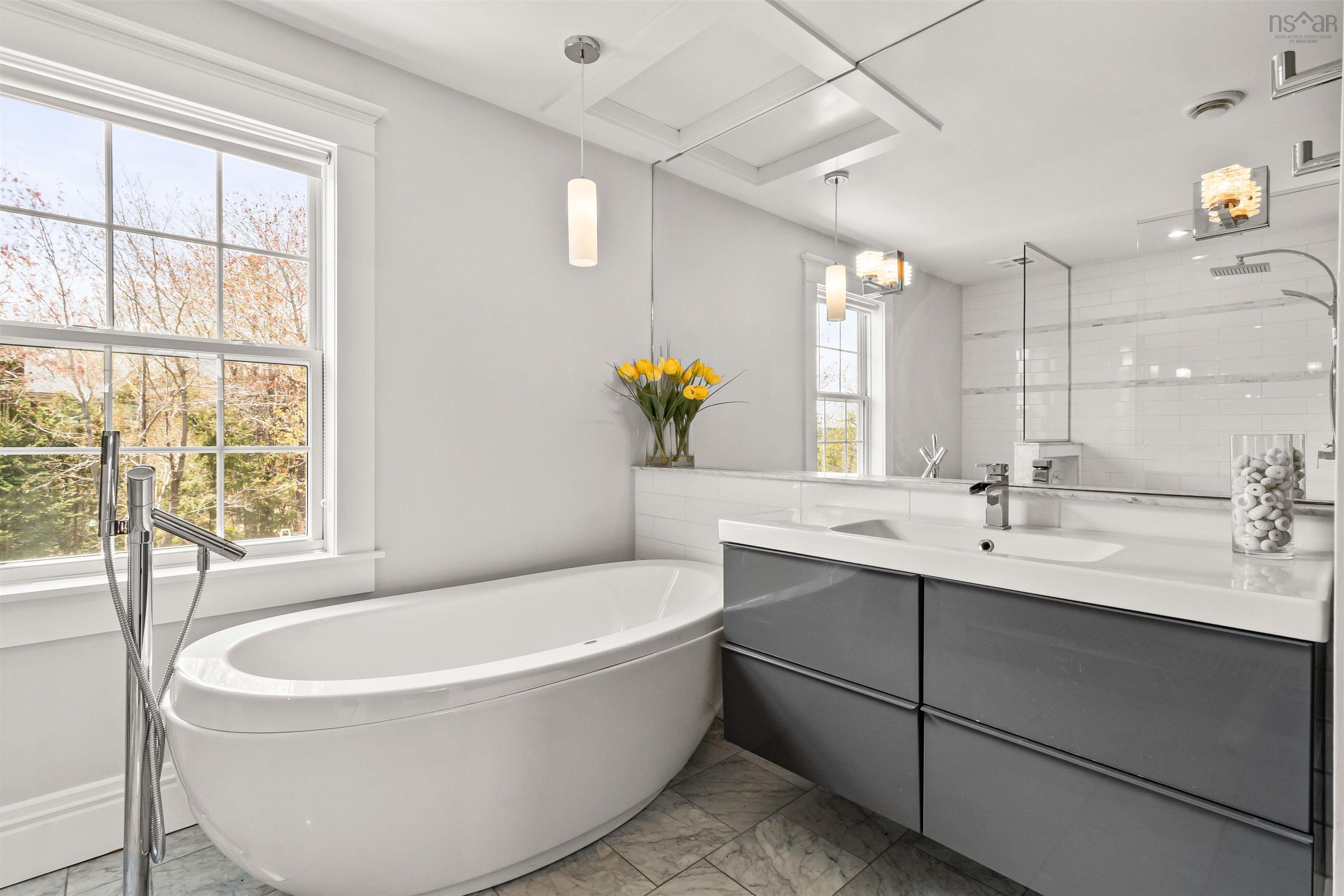 $1,079,000.00: 15 Rockpoint Court, Bedford