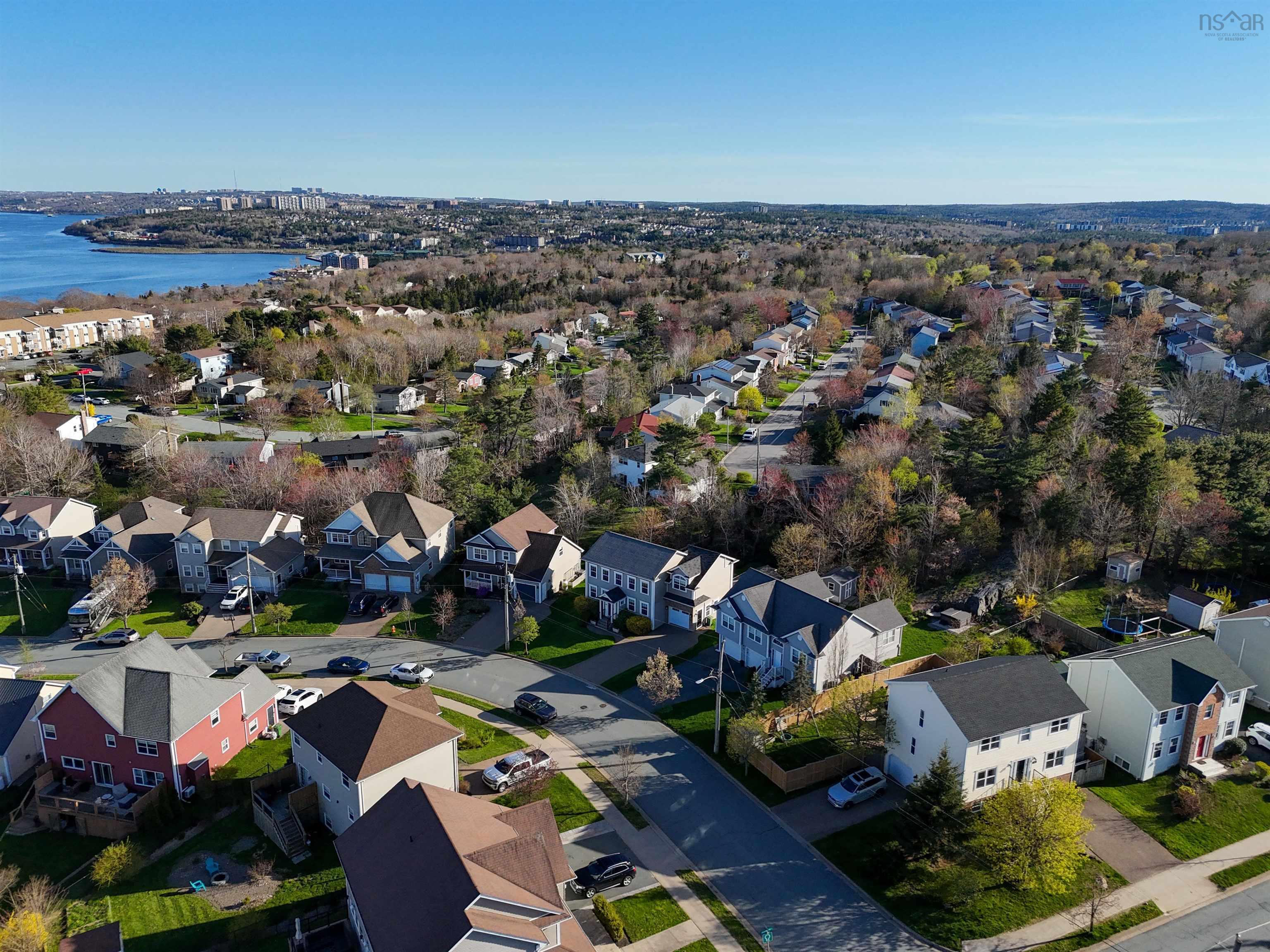 $1,079,000.00: 15 Rockpoint Court, Bedford