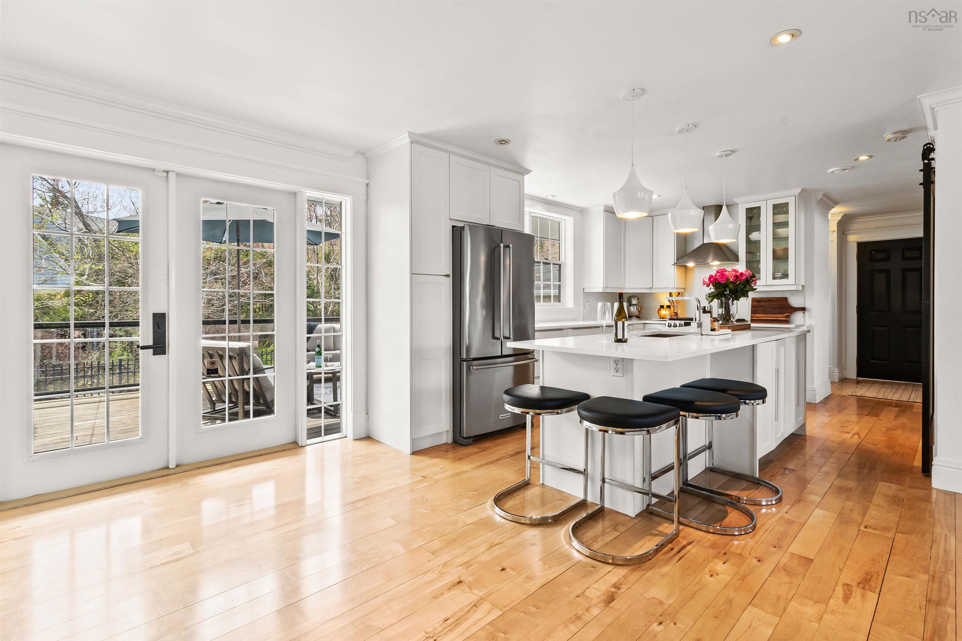 $1,079,000.00: 15 Rockpoint Court, Bedford