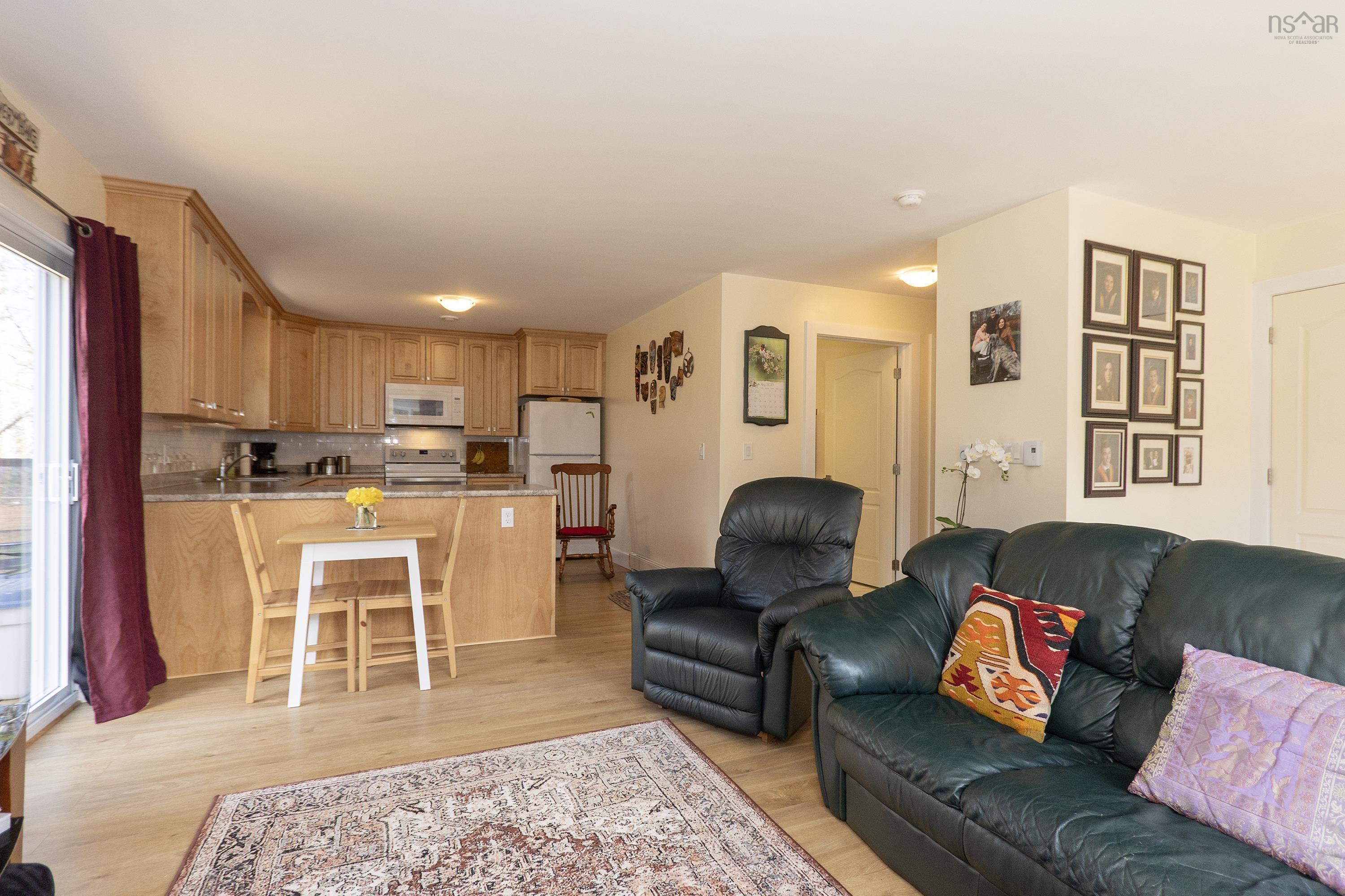 $389,900.00: 78 Whistle Stop Court, Westchester