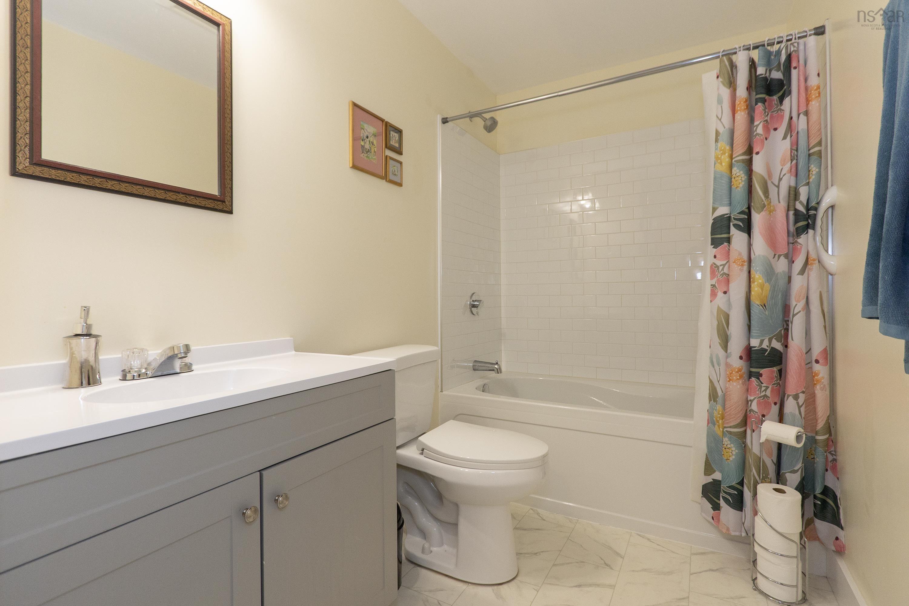 $389,900.00: 78 Whistle Stop Court, Westchester