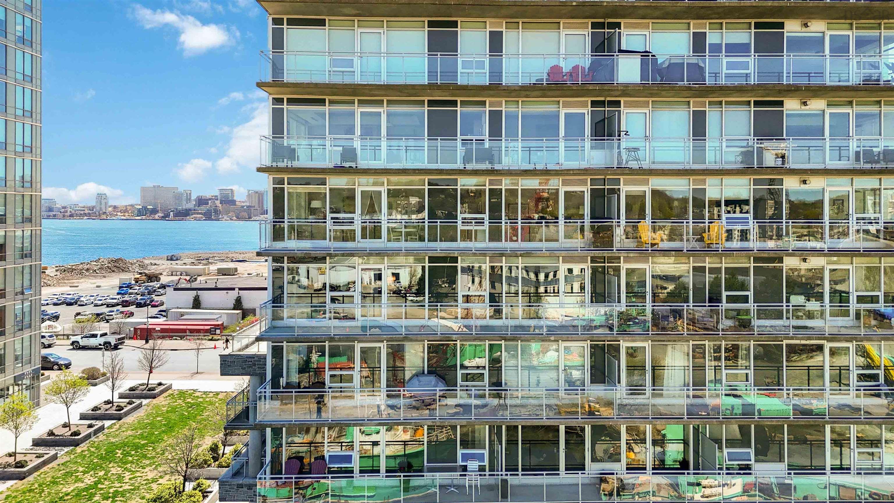 $799,800.00: 502 31 Kings Wharf Place, Dartmouth