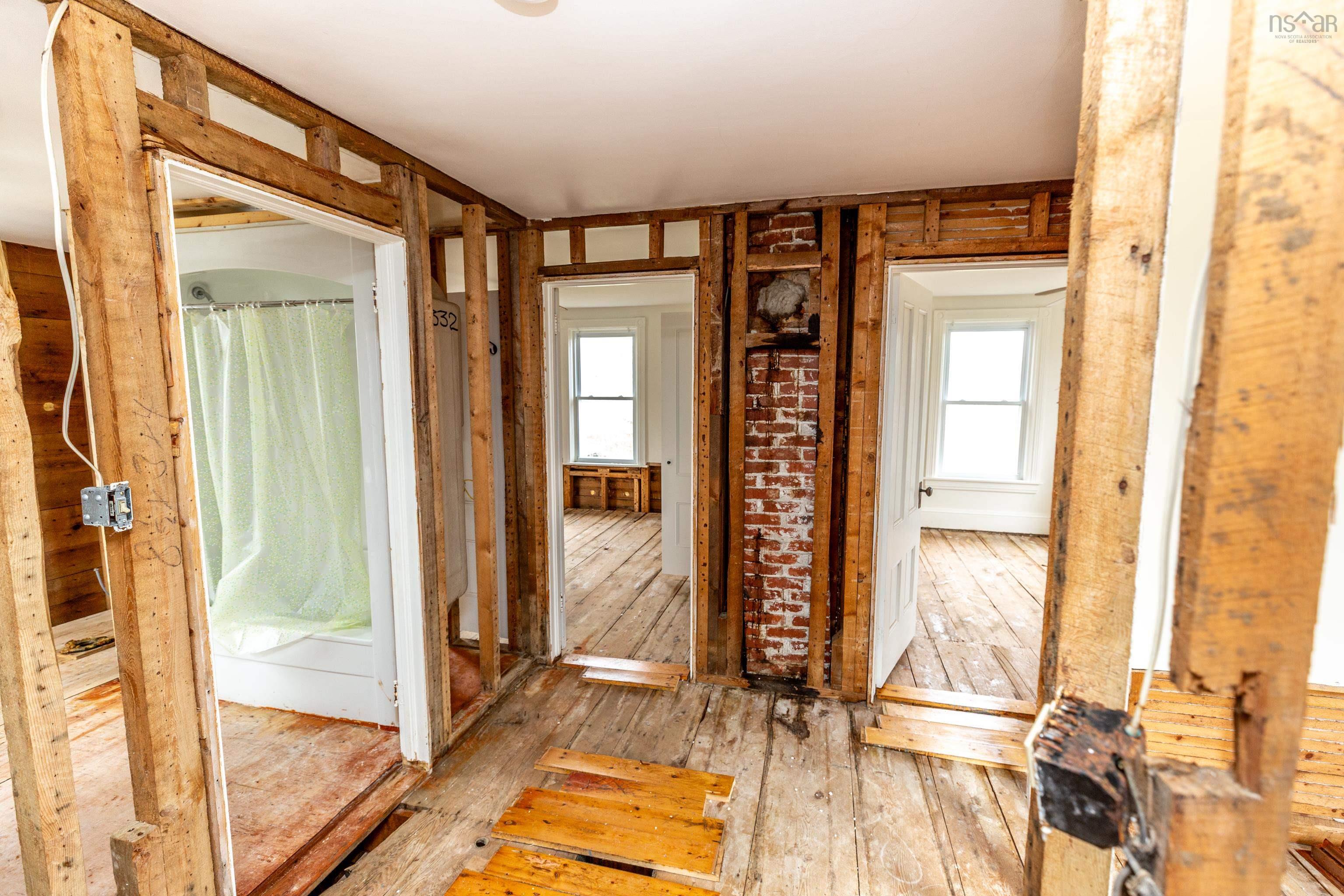 $219,000.00: 229 North Side Road, Riverport