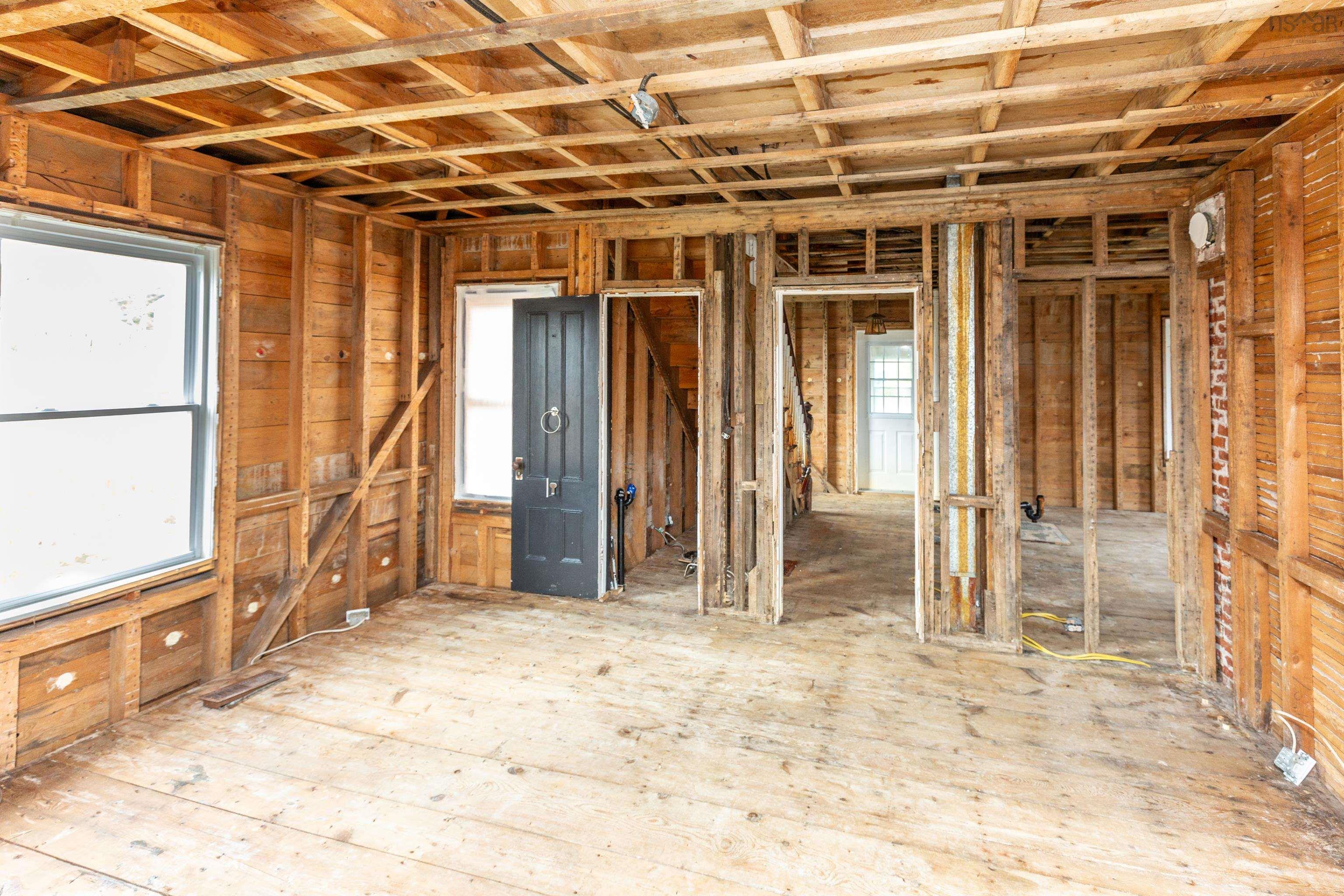 $219,000.00: 229 North Side Road, Riverport