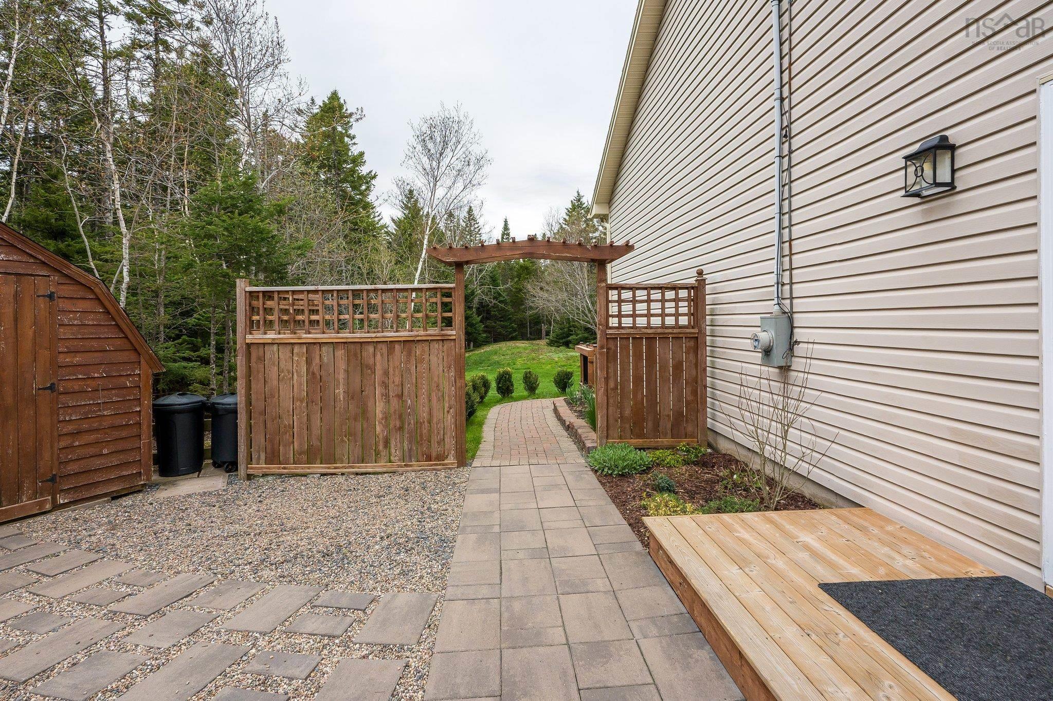 $738,000.00: 227 St George Blvd, Hammonds Plains