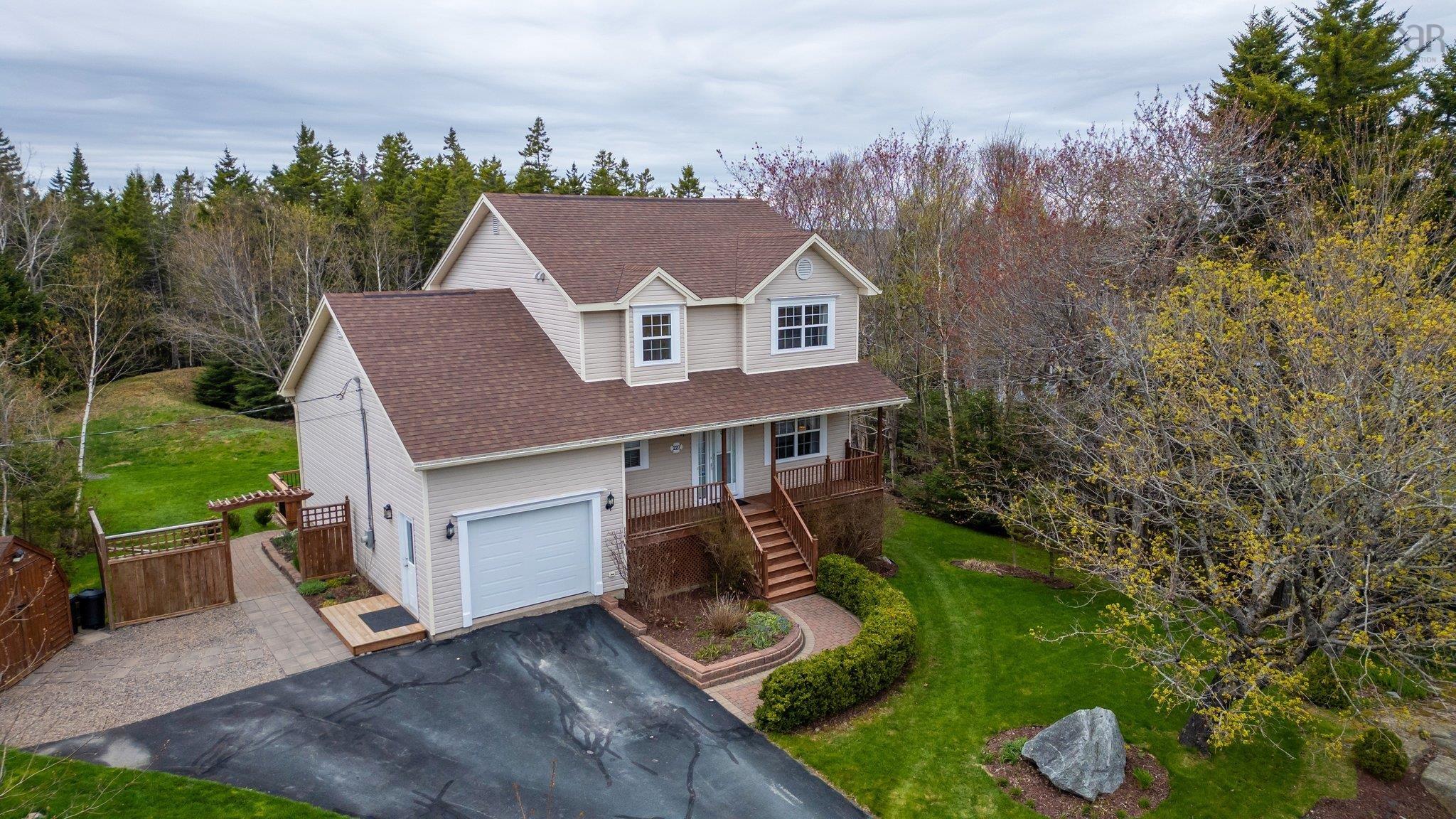 $738,000.00: 227 St George Blvd, Hammonds Plains