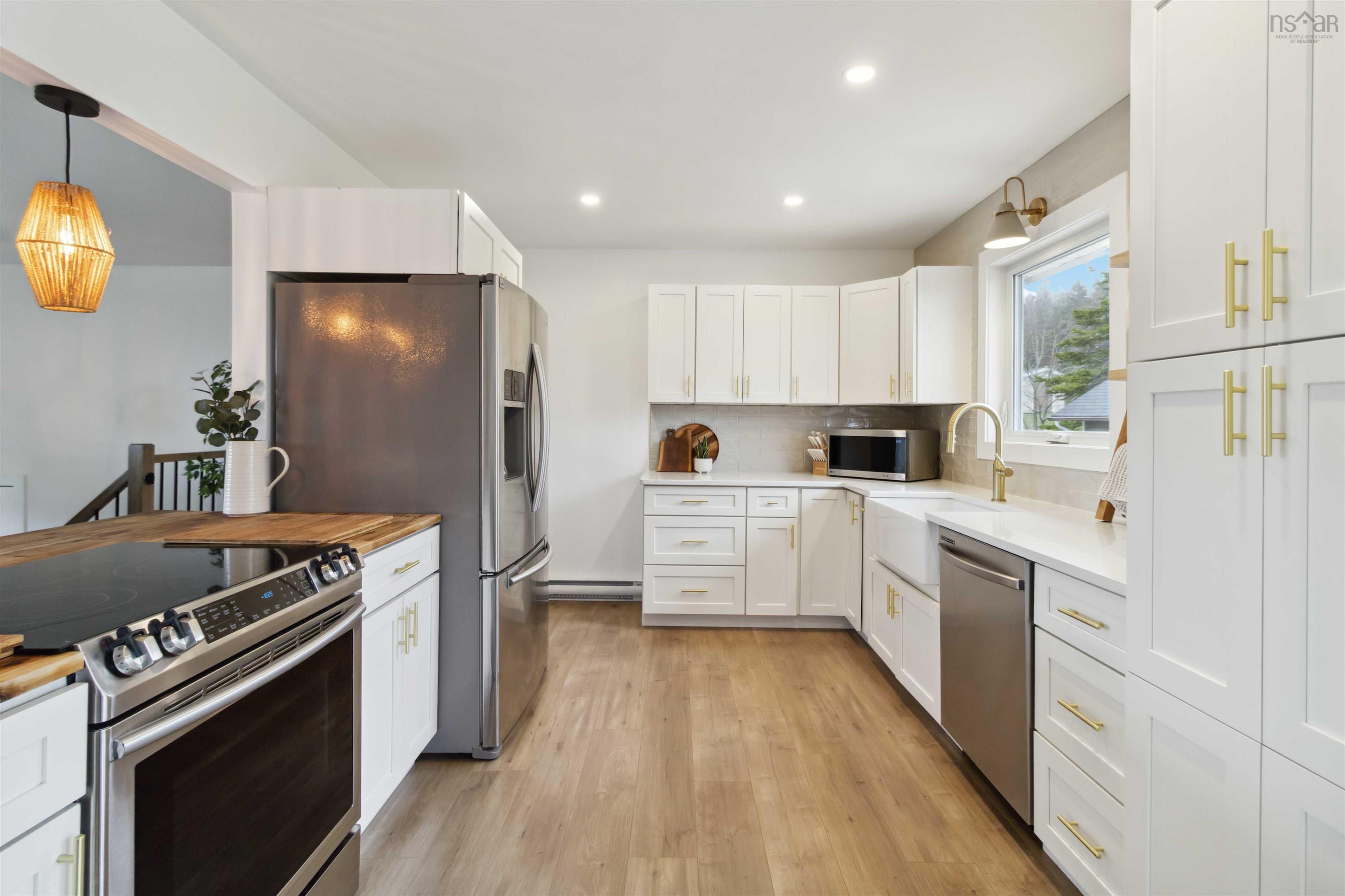 $649,900.00: 59 Parkwood Drive, East Lawrencetown