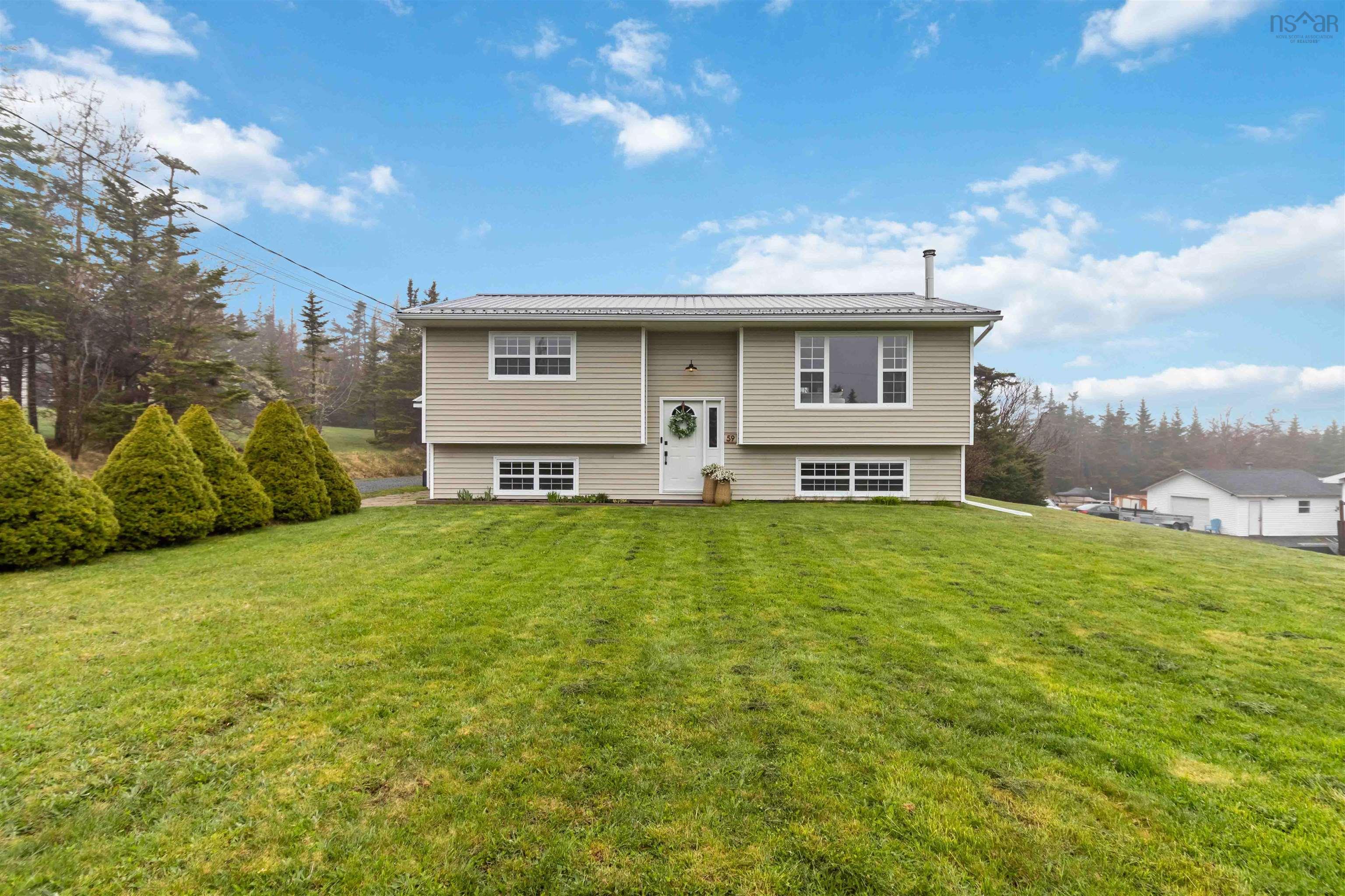 $649,900.00: 59 Parkwood Drive, East Lawrencetown