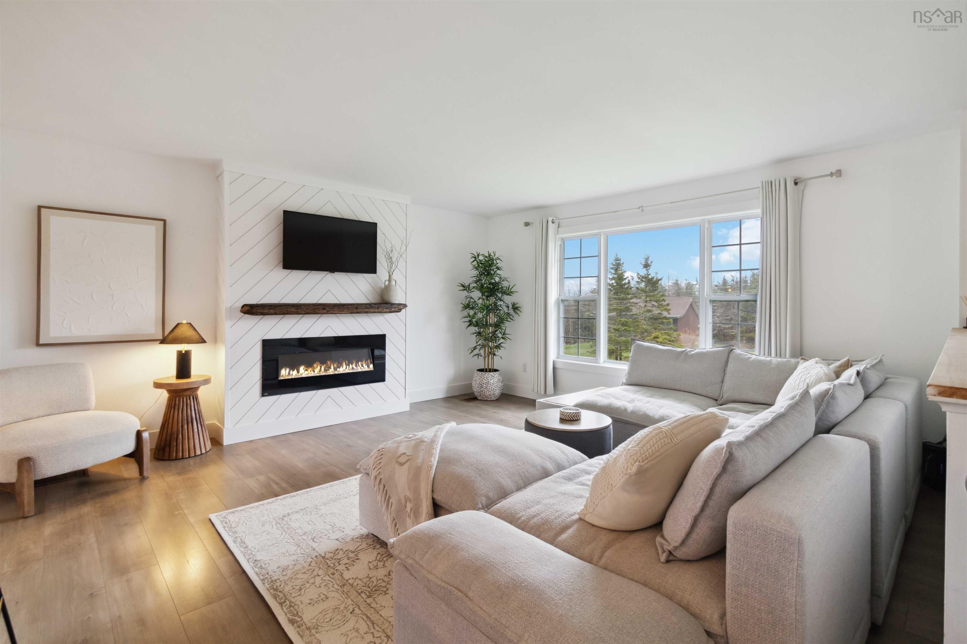 $649,900.00: 59 Parkwood Drive, East Lawrencetown