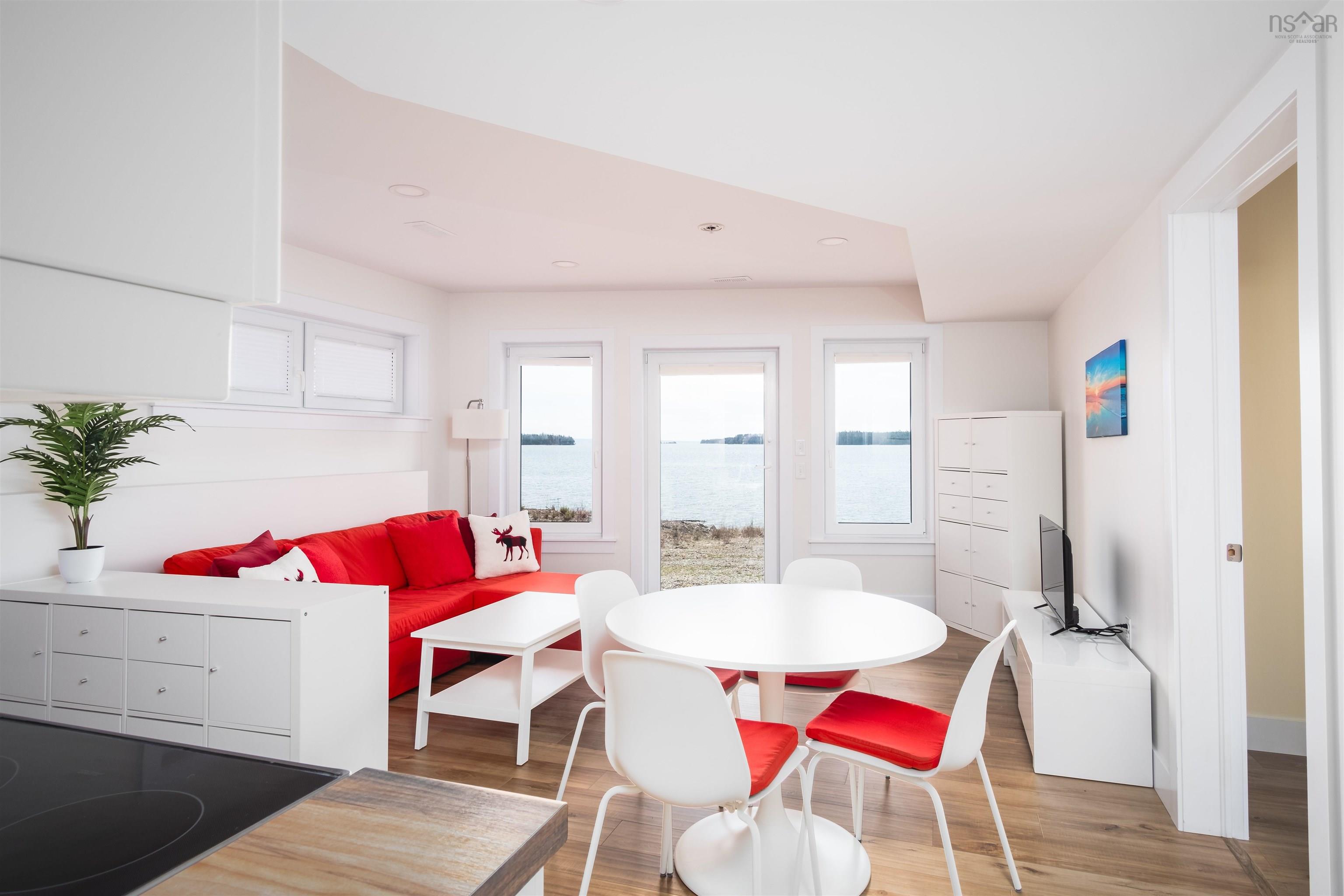 $956,000.00: 234 Redbird Drive, Malagawatch