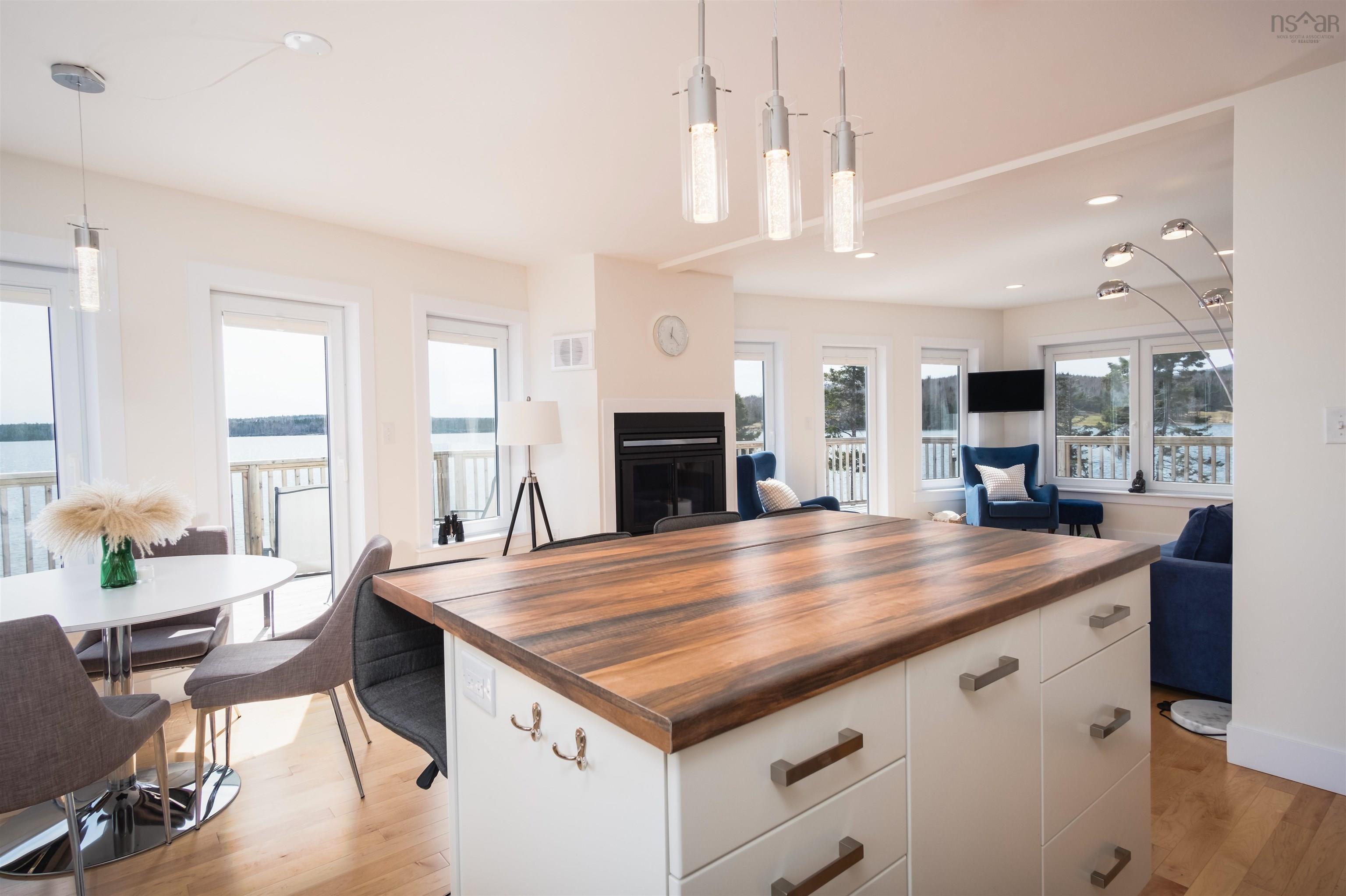 $956,000.00: 234 Redbird Drive, Malagawatch