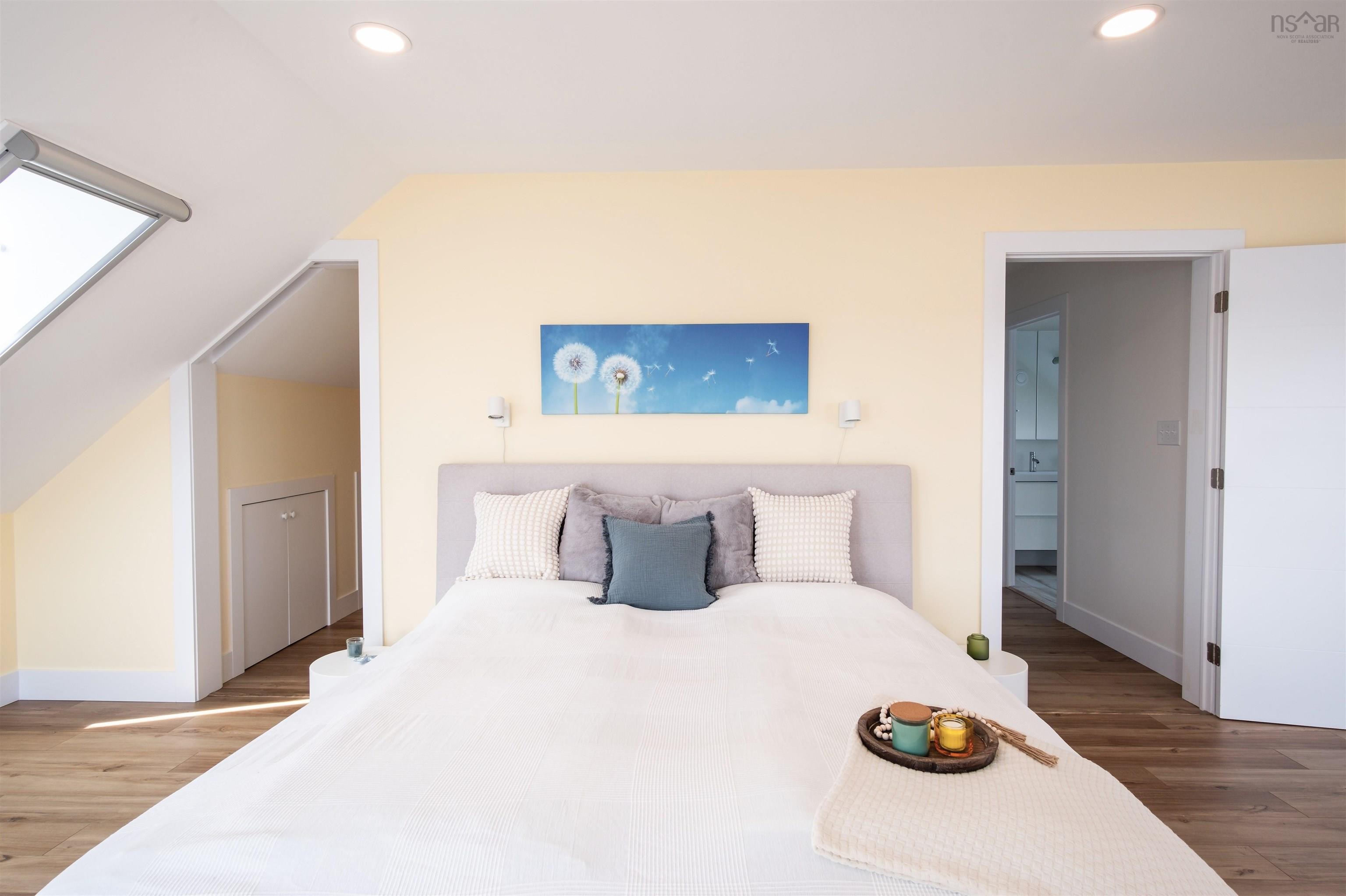 $956,000.00: 234 Redbird Drive, Malagawatch