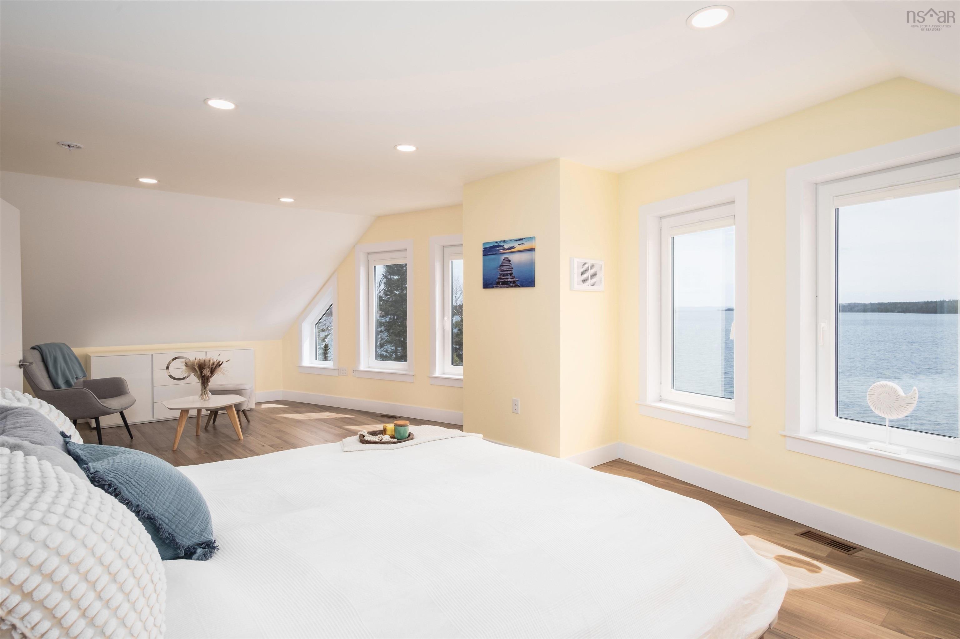 $956,000.00: 234 Redbird Drive, Malagawatch