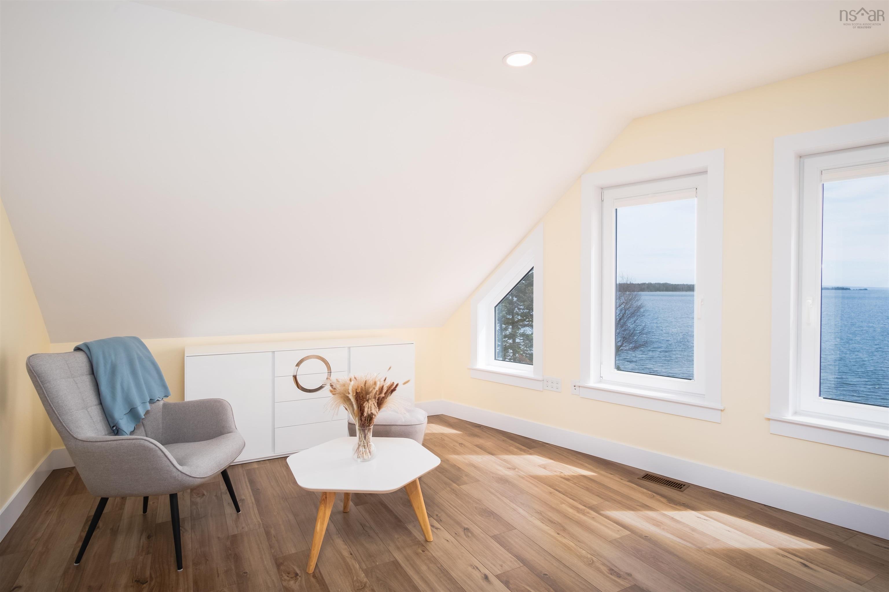 $956,000.00: 234 Redbird Drive, Malagawatch