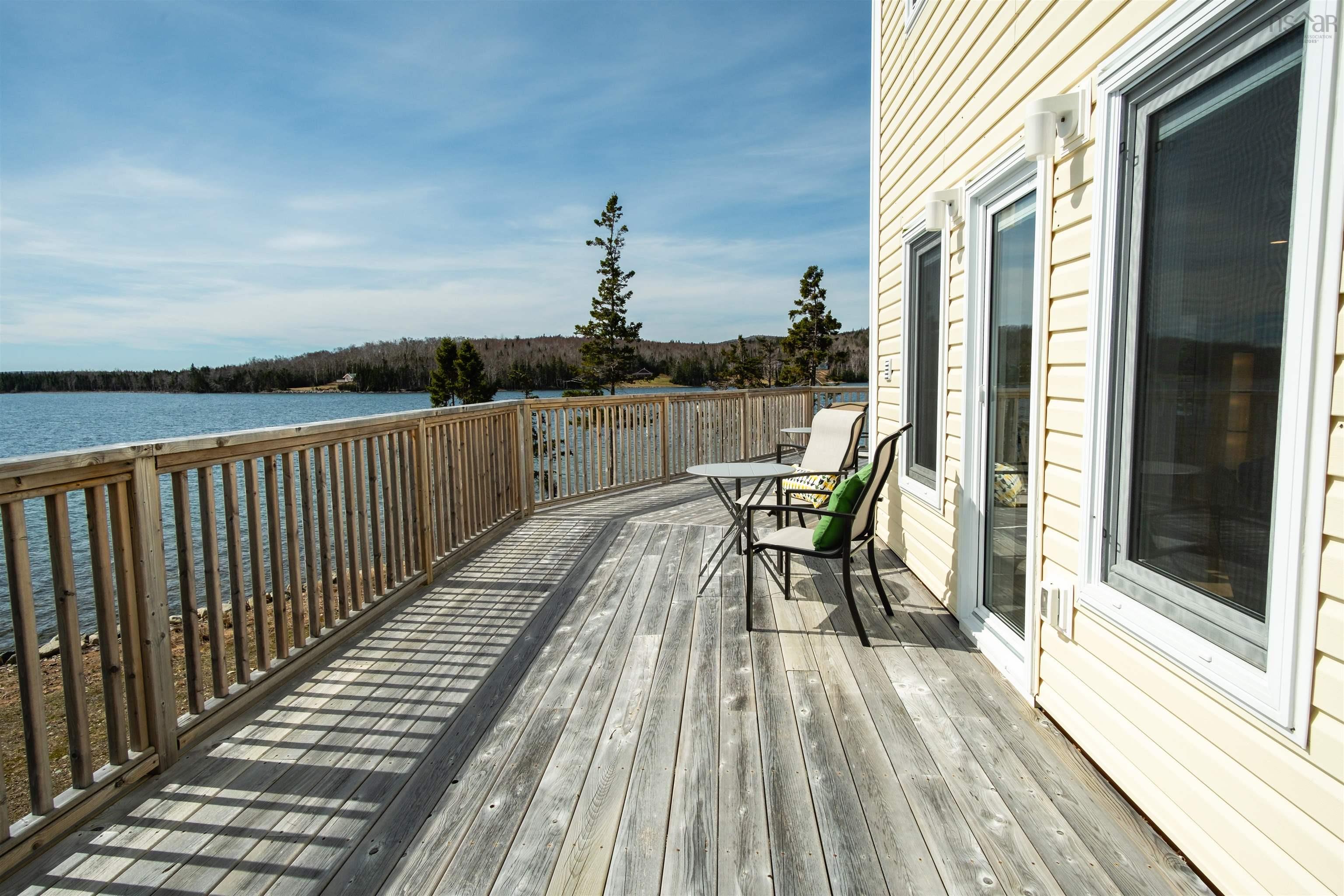 $956,000.00: 234 Redbird Drive, Malagawatch