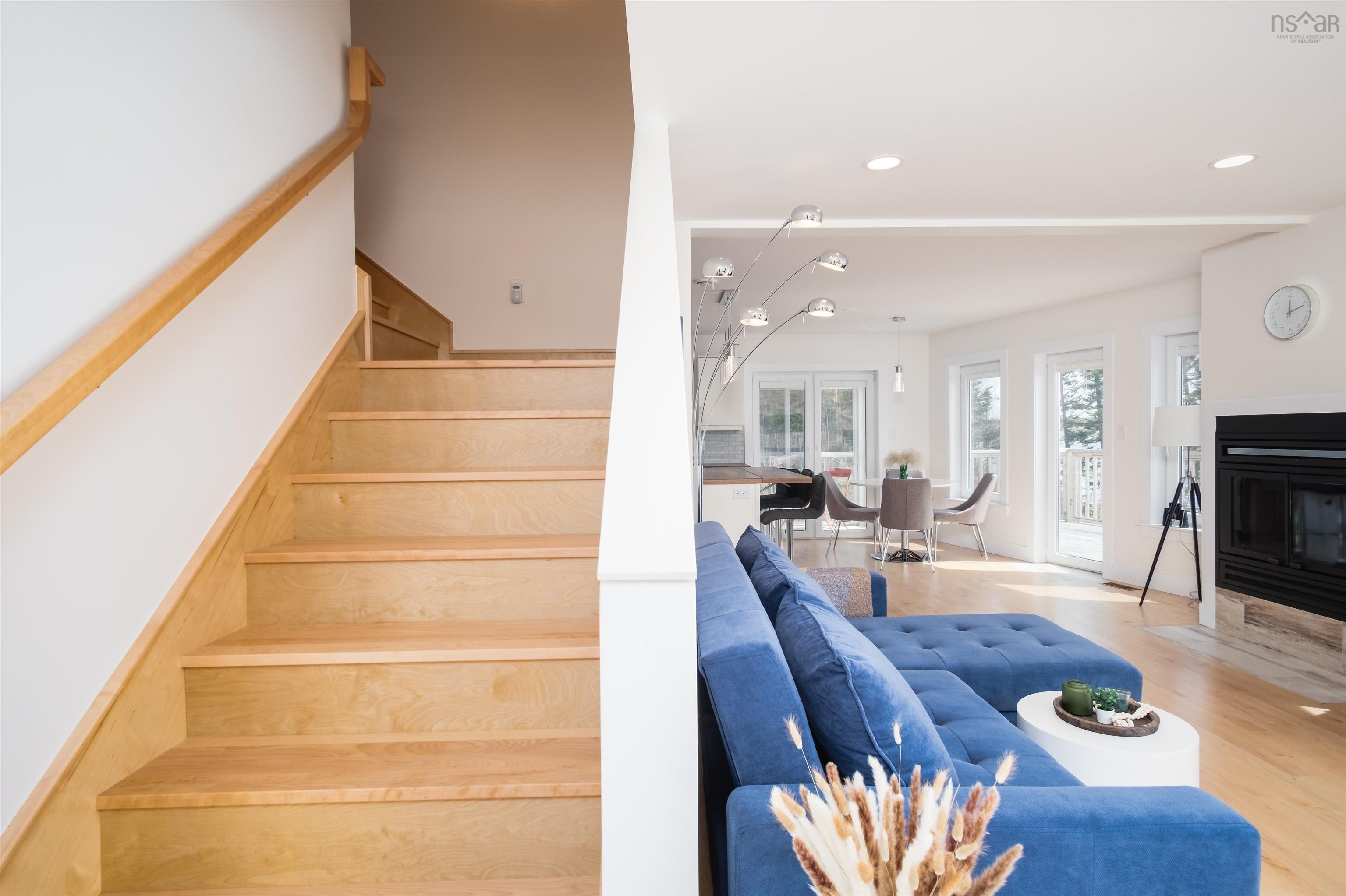 $956,000.00: 234 Redbird Drive, Malagawatch