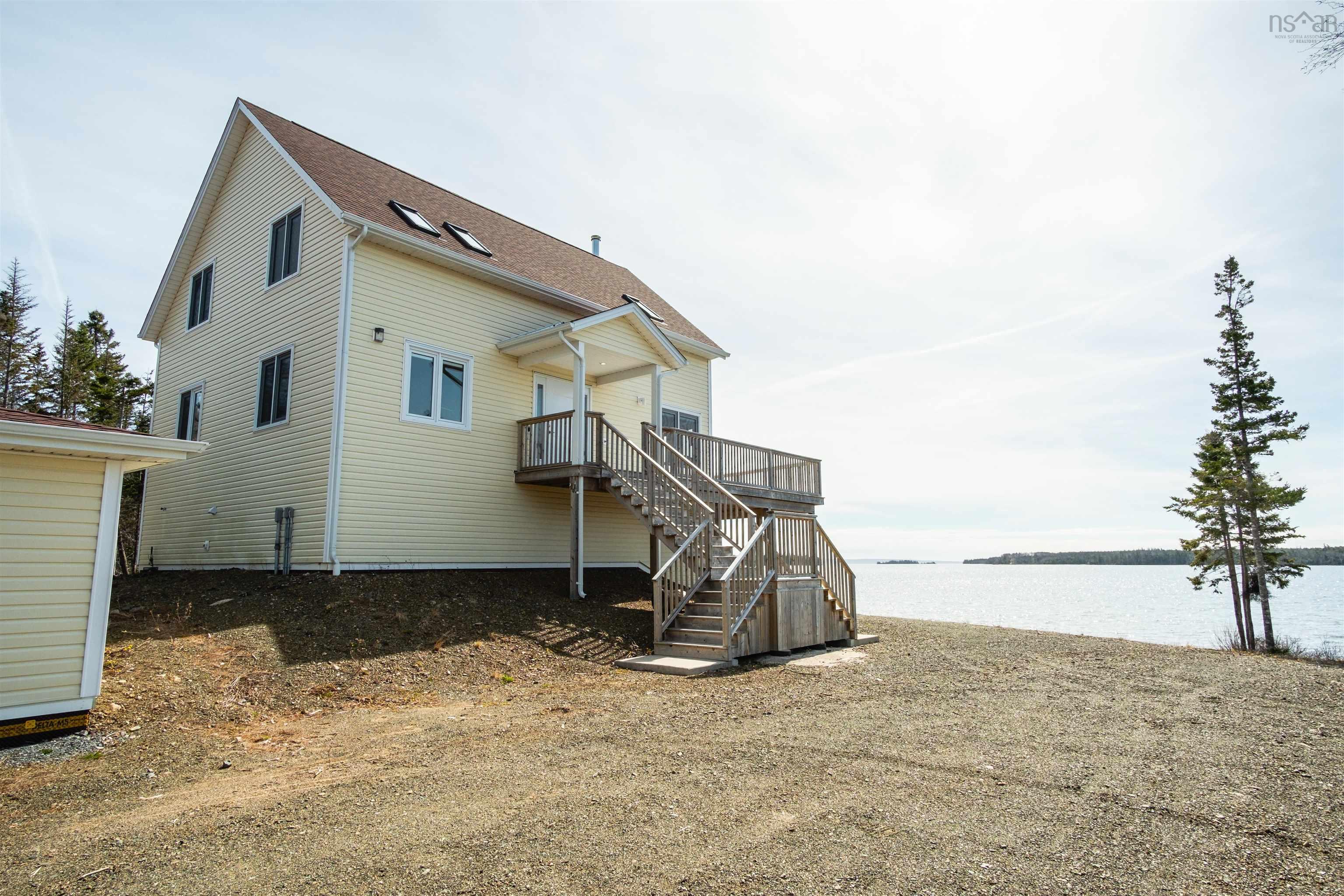 $956,000.00: 234 Redbird Drive, Malagawatch