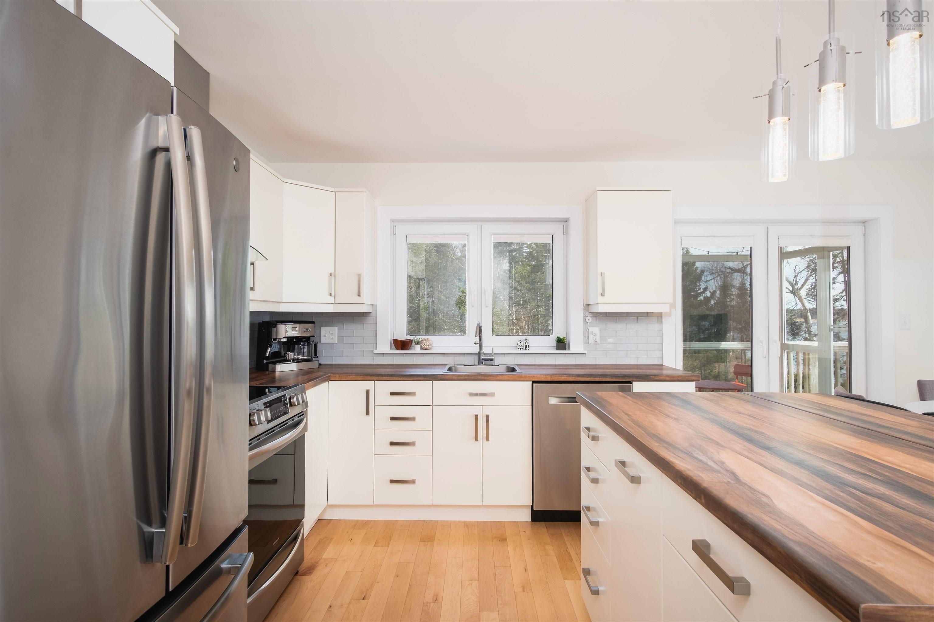 $956,000.00: 234 Redbird Drive, Malagawatch