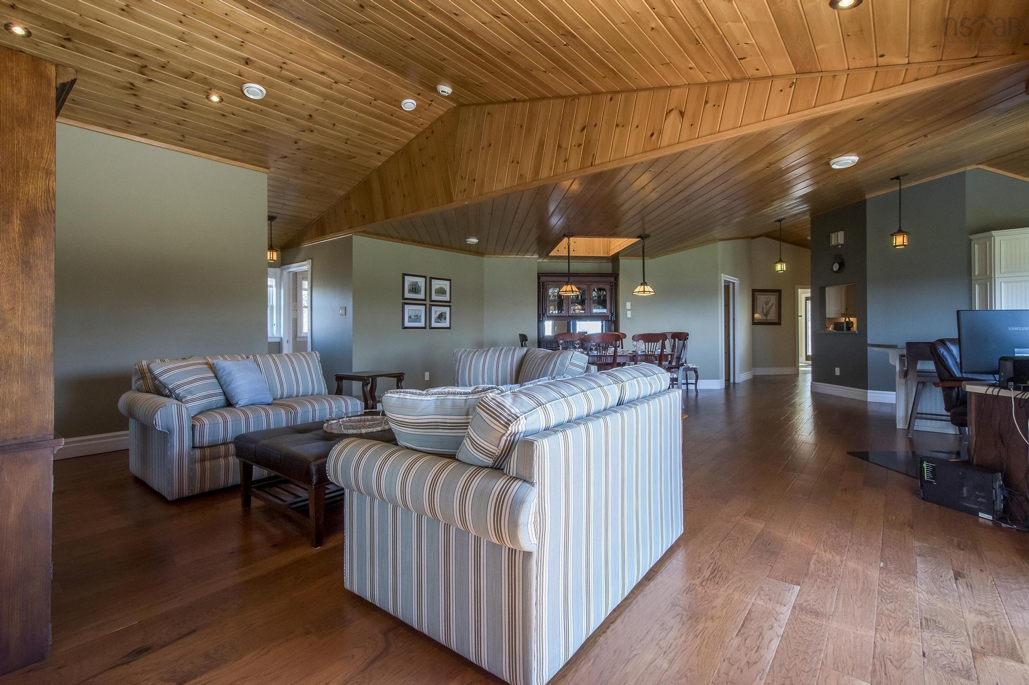 $1,390,000.00: 52 Captain Landers Court, Hebron