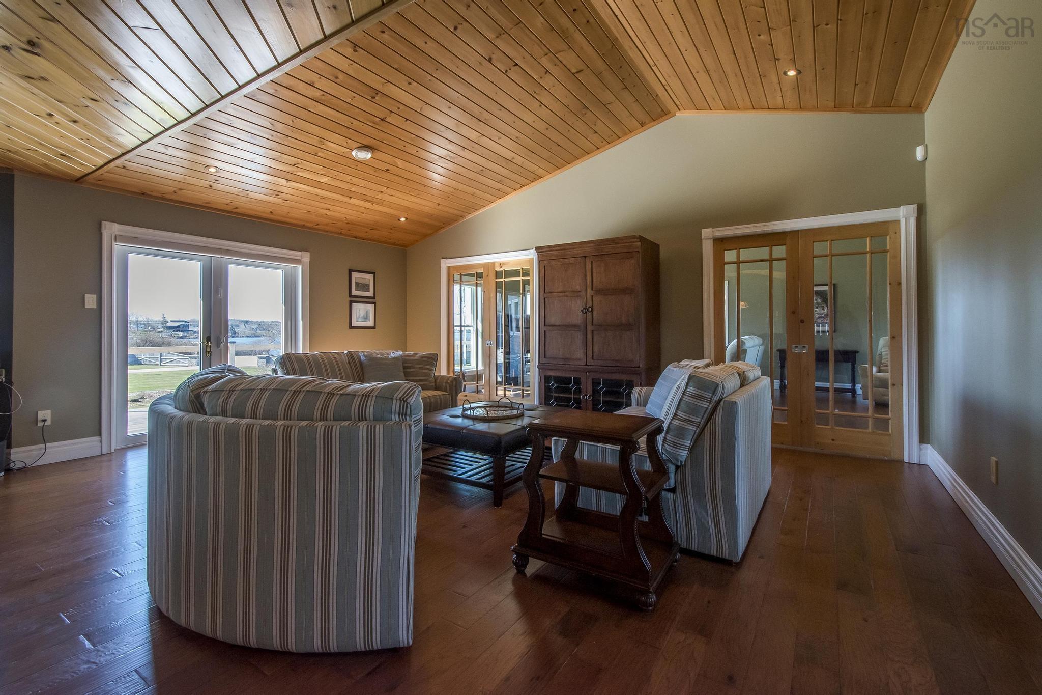 $1,390,000.00: 52 Captain Landers Court, Hebron