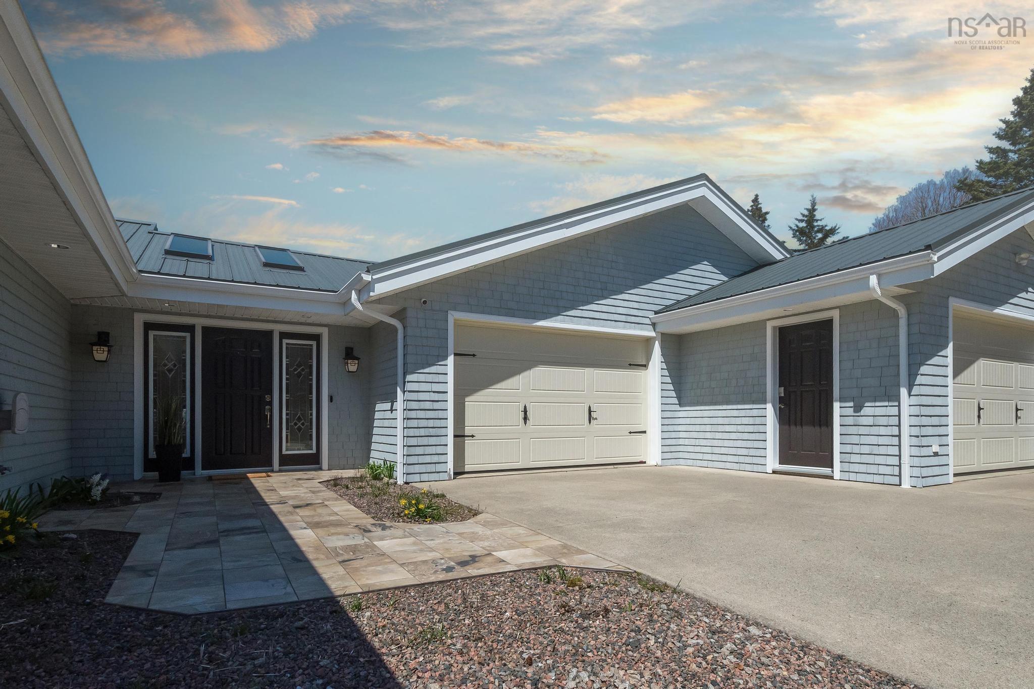 $1,390,000.00: 52 Captain Landers Court, Hebron