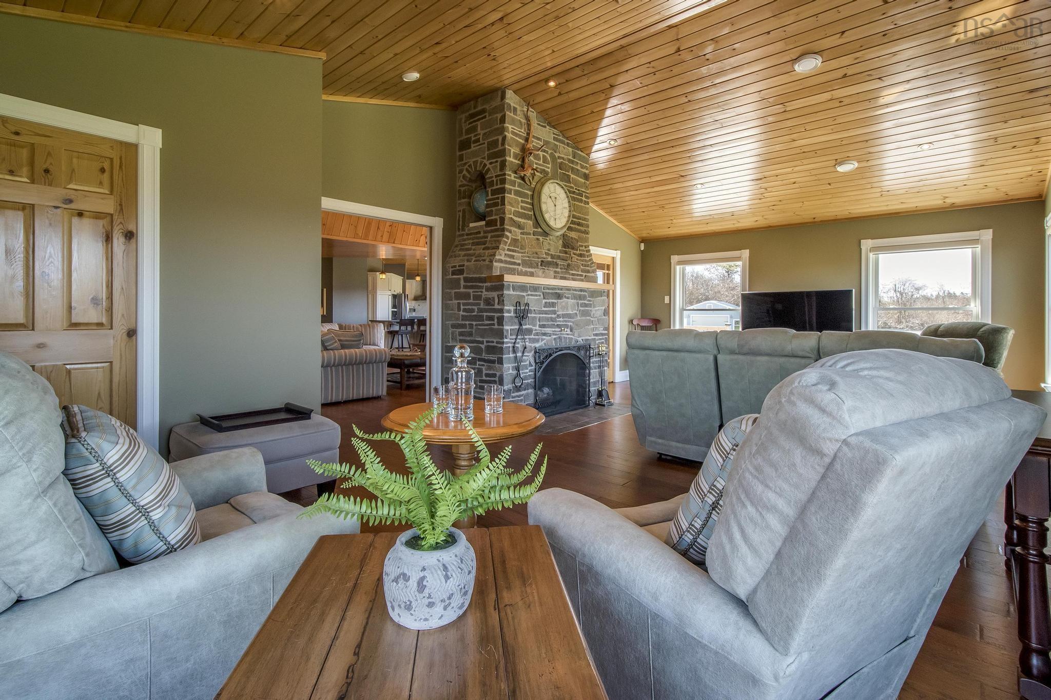 $1,390,000.00: 52 Captain Landers Court, Hebron