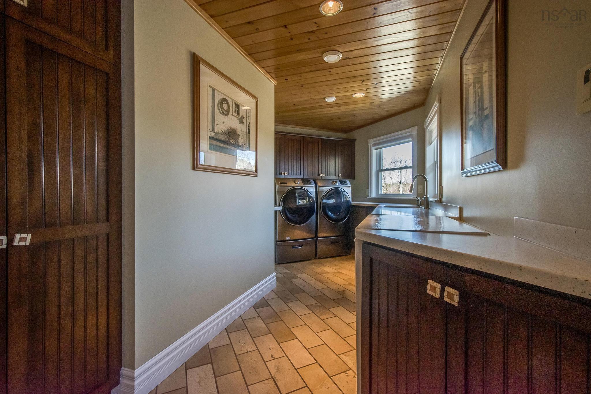 $1,390,000.00: 52 Captain Landers Court, Hebron