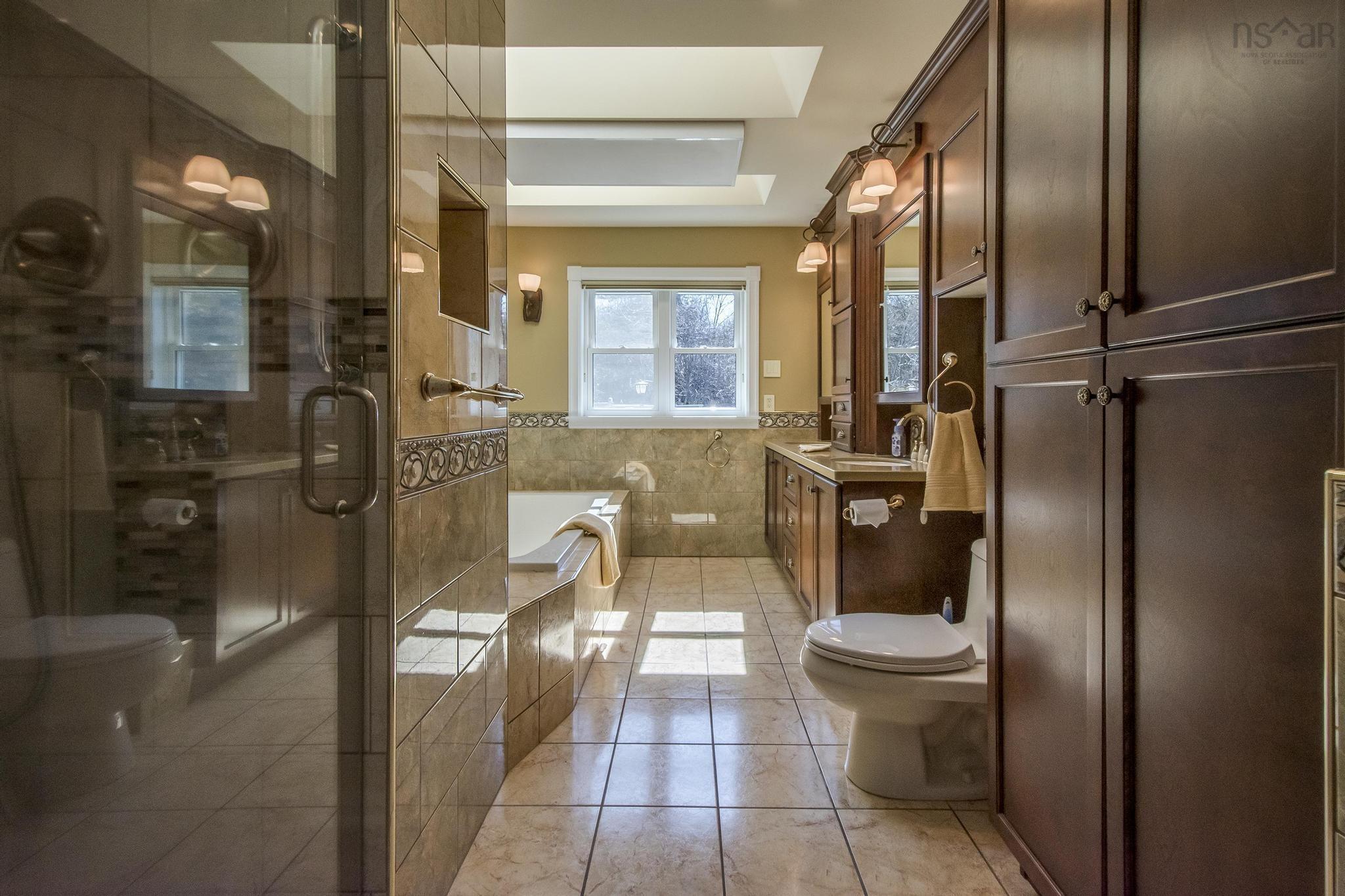 $1,390,000.00: 52 Captain Landers Court, Hebron