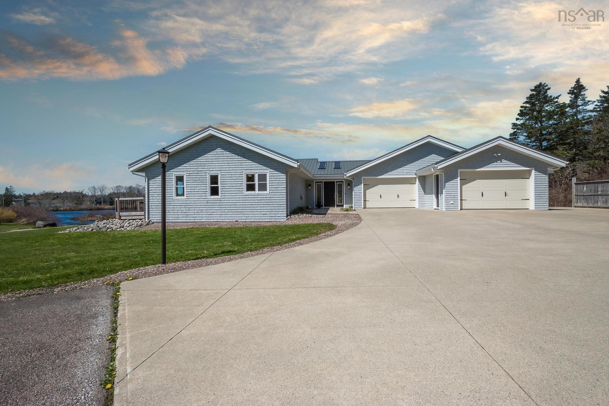 $1,390,000.00: 52 Captain Landers Court, Hebron