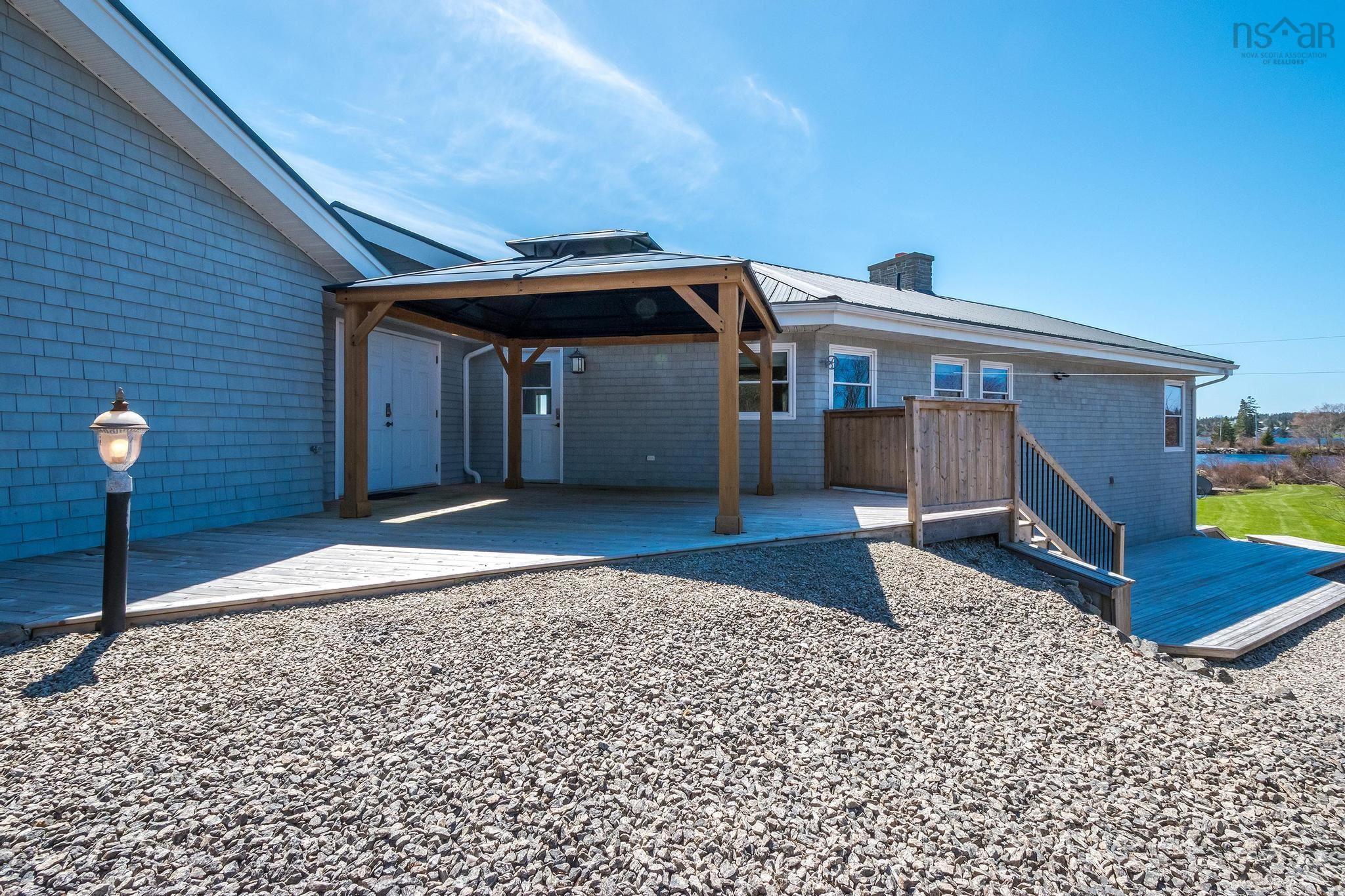 $1,390,000.00: 52 Captain Landers Court, Hebron