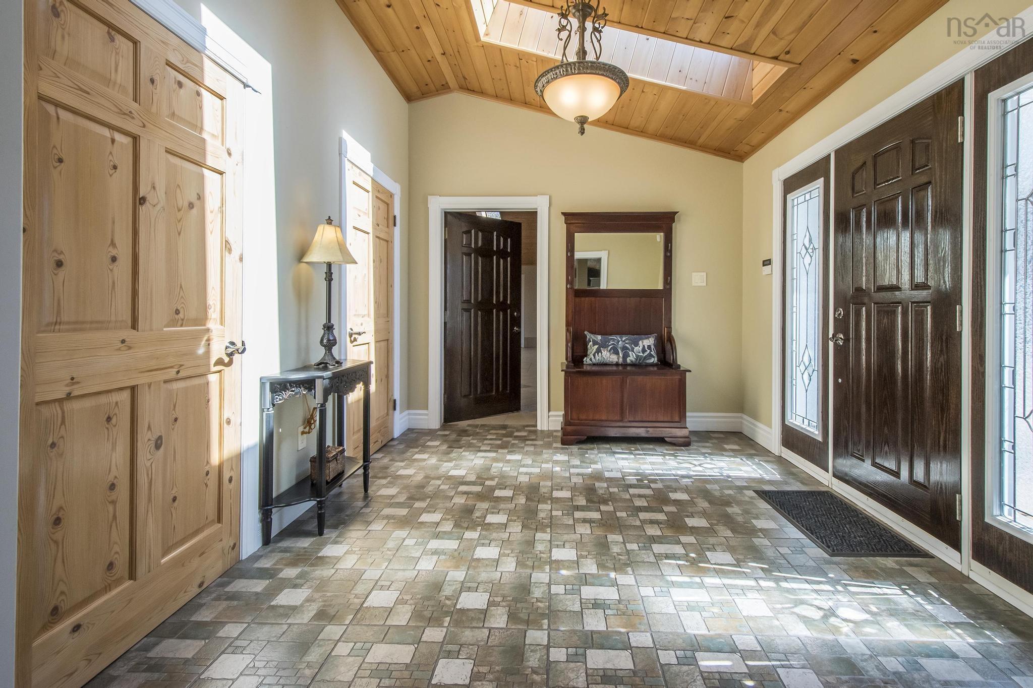 $1,390,000.00: 52 Captain Landers Court, Hebron