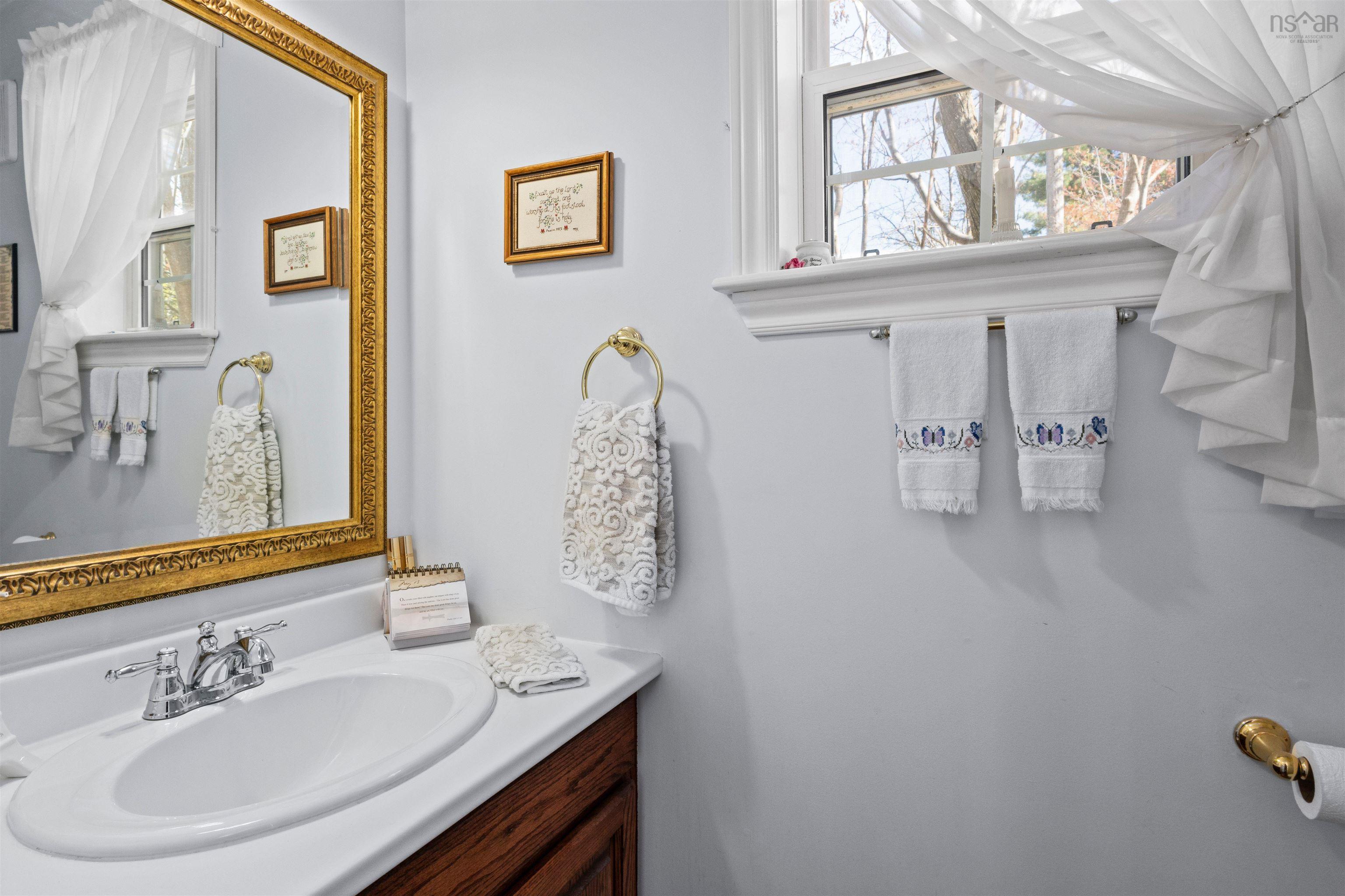 $650,000.00: 3A Dakin Drive, Halifax