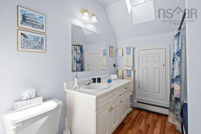 $650,000.00: 3A Dakin Drive, Halifax