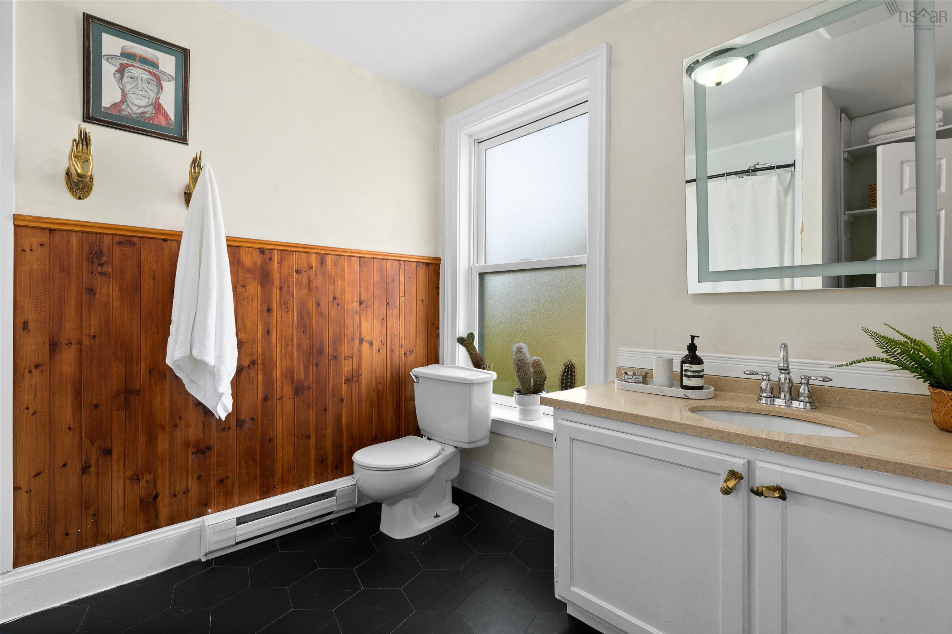 $529,900.00: 3 1354 Queen Street, Halifax