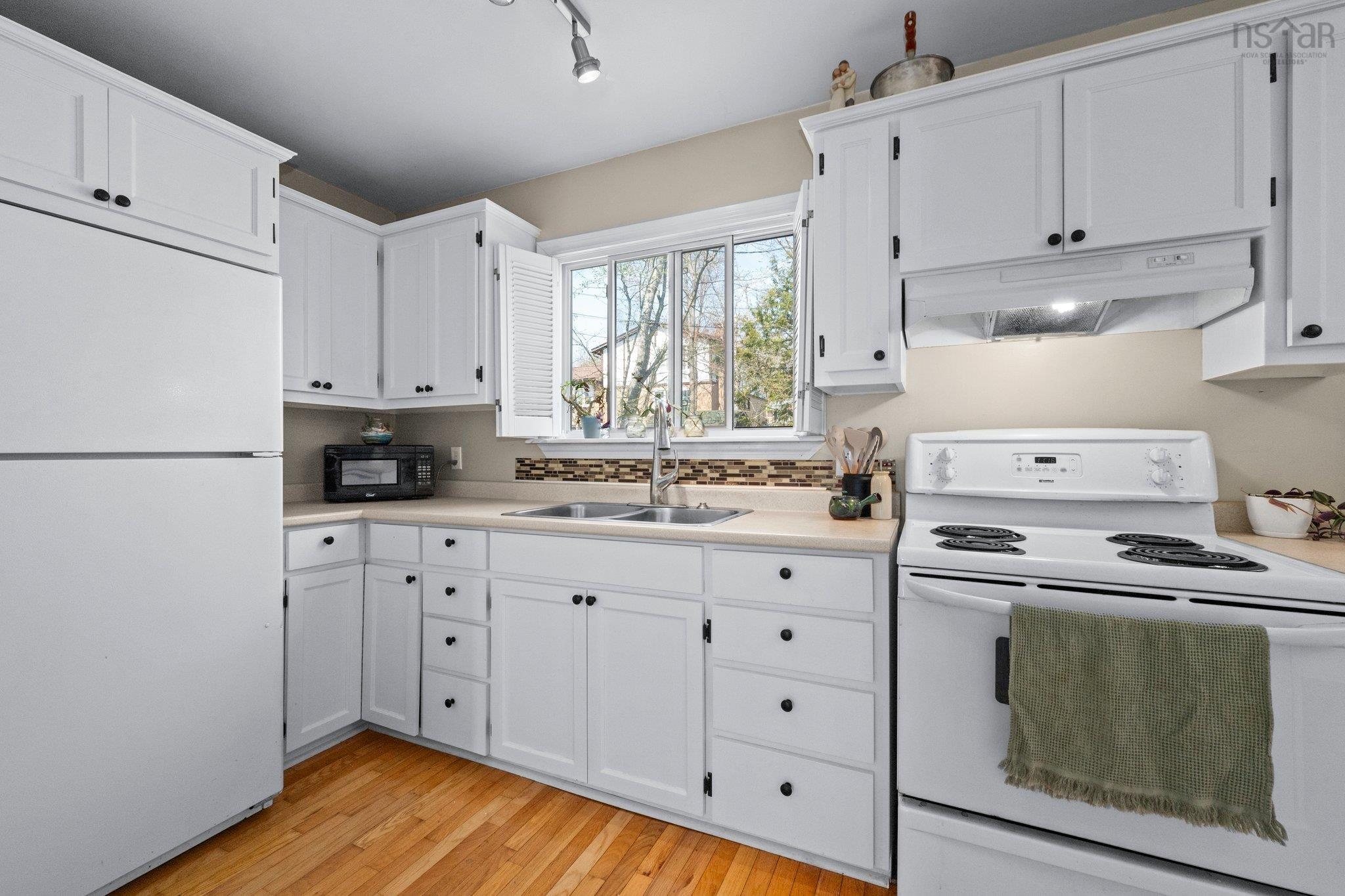 $399,900.00: 10 Langevin Drive, Lower Sackville