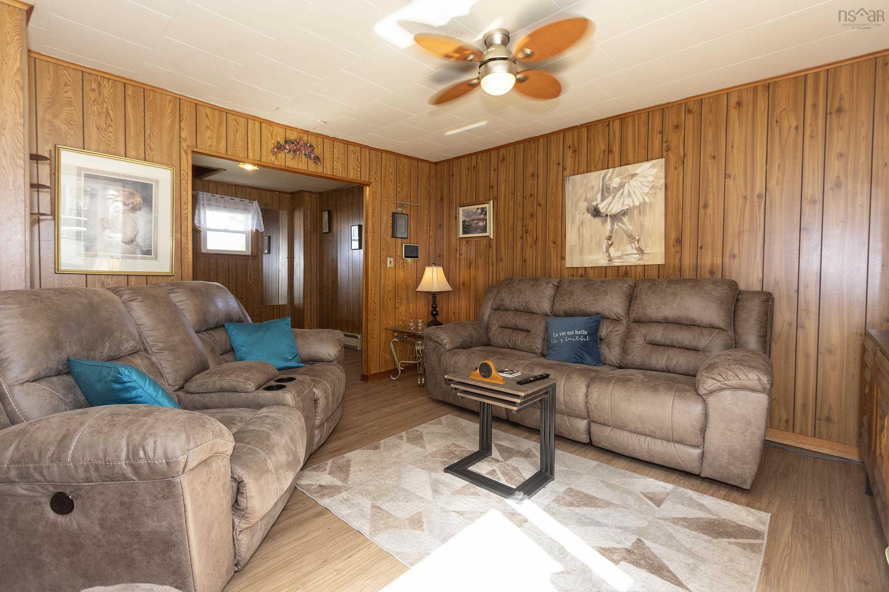 $199,900.00: 40 Hall Street, Springhill