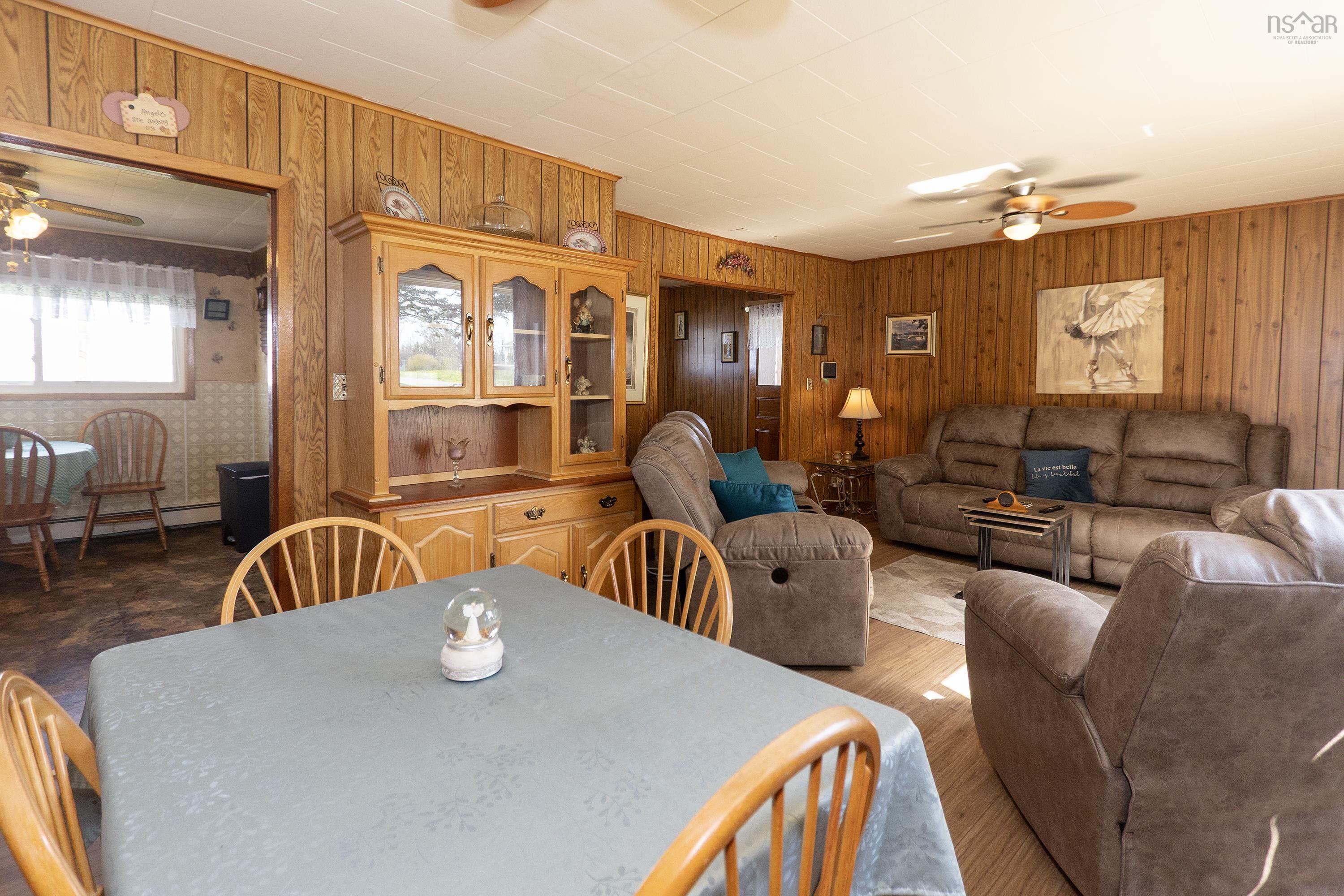 $199,900.00: 40 Hall Street, Springhill