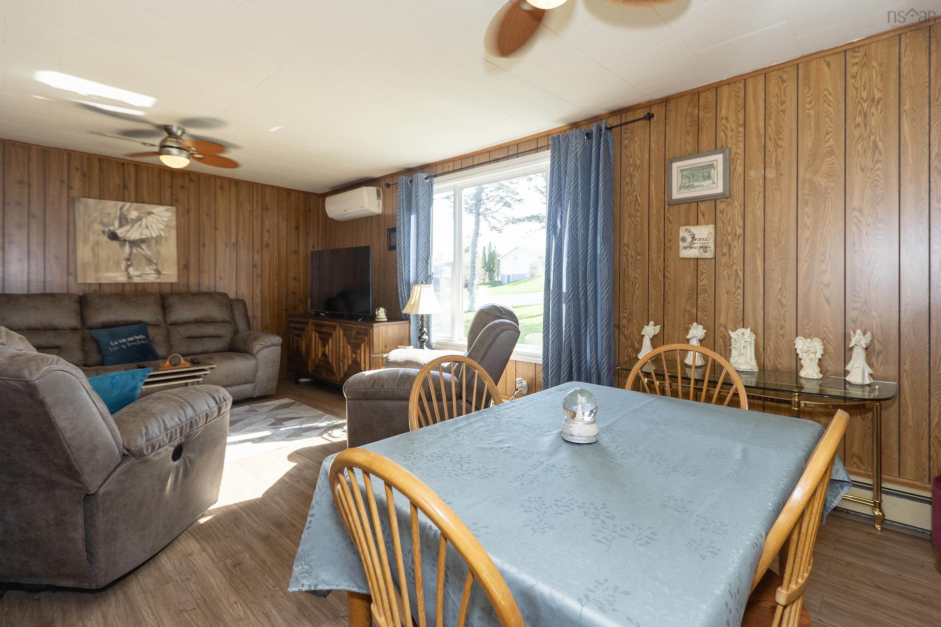 $199,900.00: 40 Hall Street, Springhill