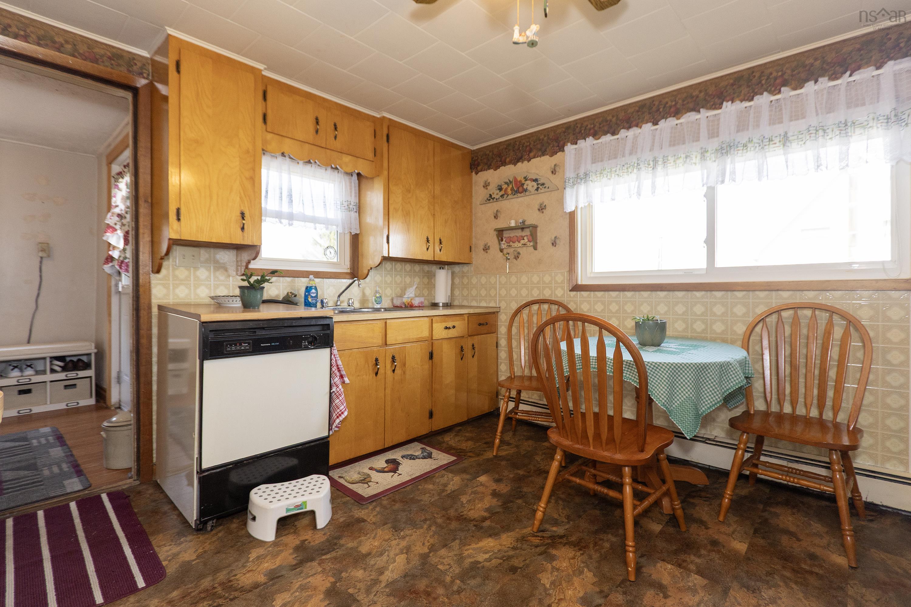 $199,900.00: 40 Hall Street, Springhill