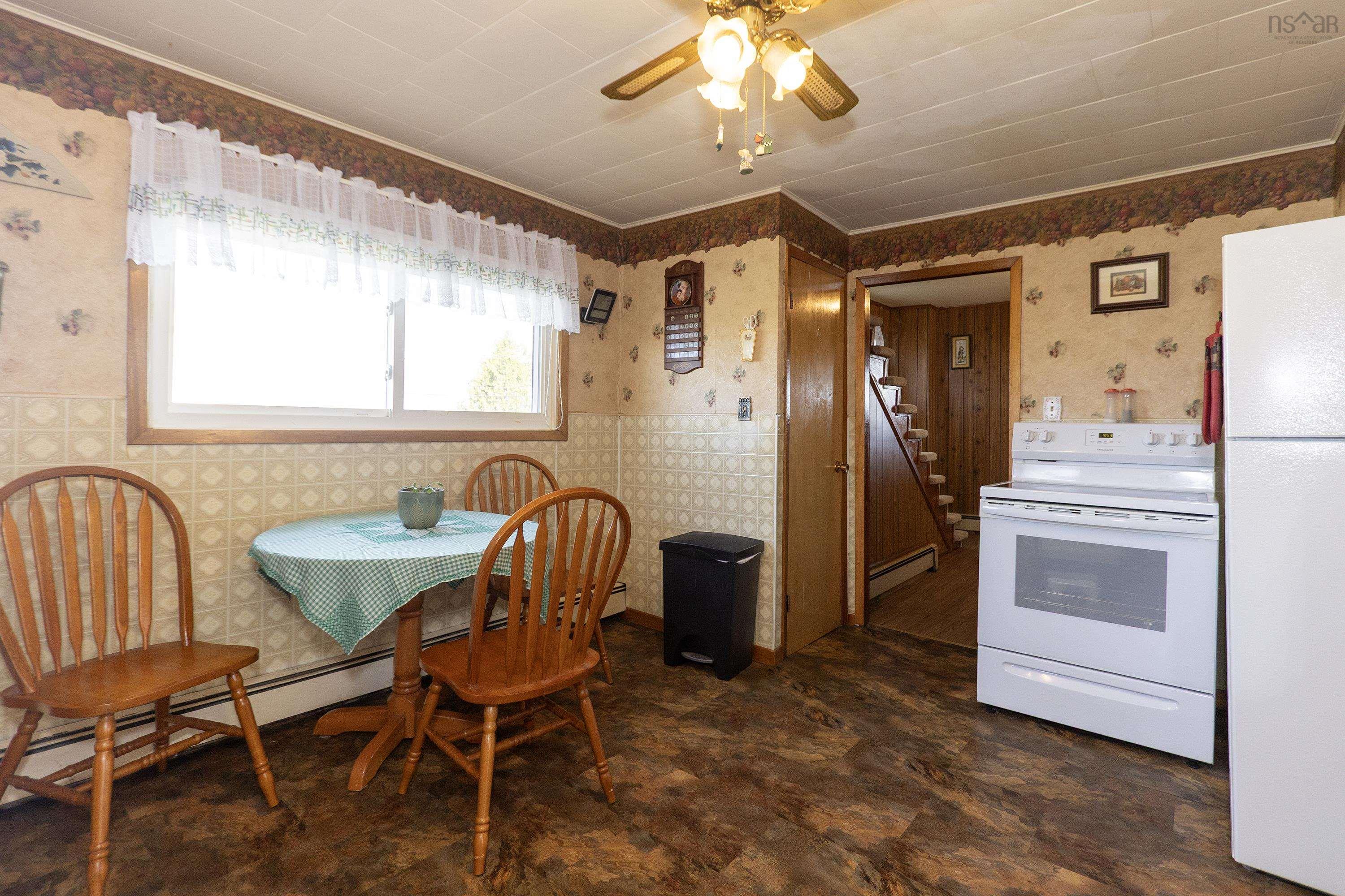 $199,900.00: 40 Hall Street, Springhill