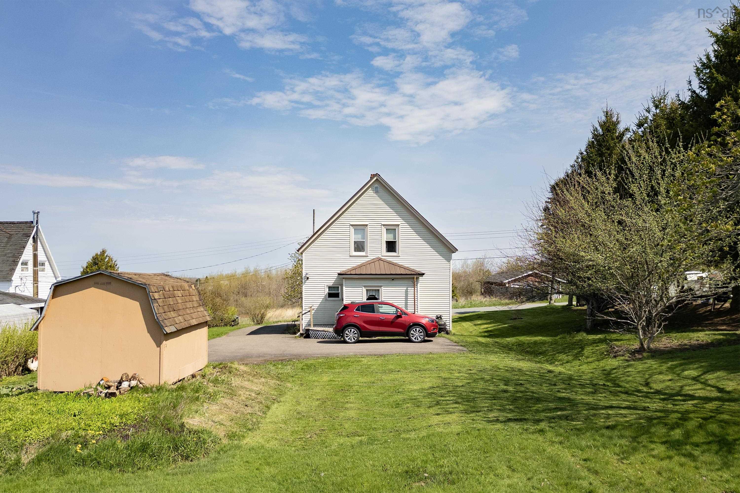 $199,900.00: 40 Hall Street, Springhill