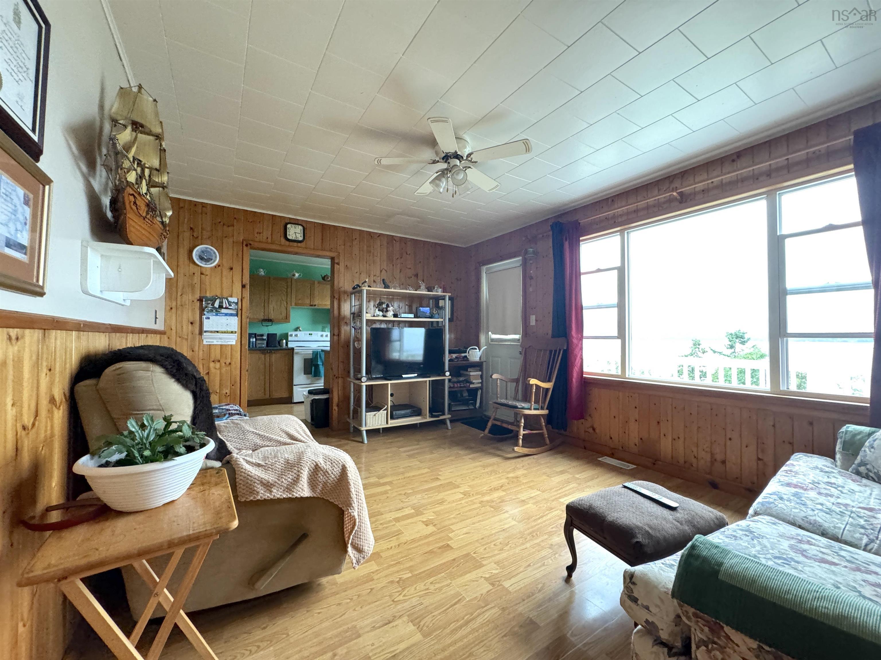 $375,000.00: 659 White Point Road, South Harbour