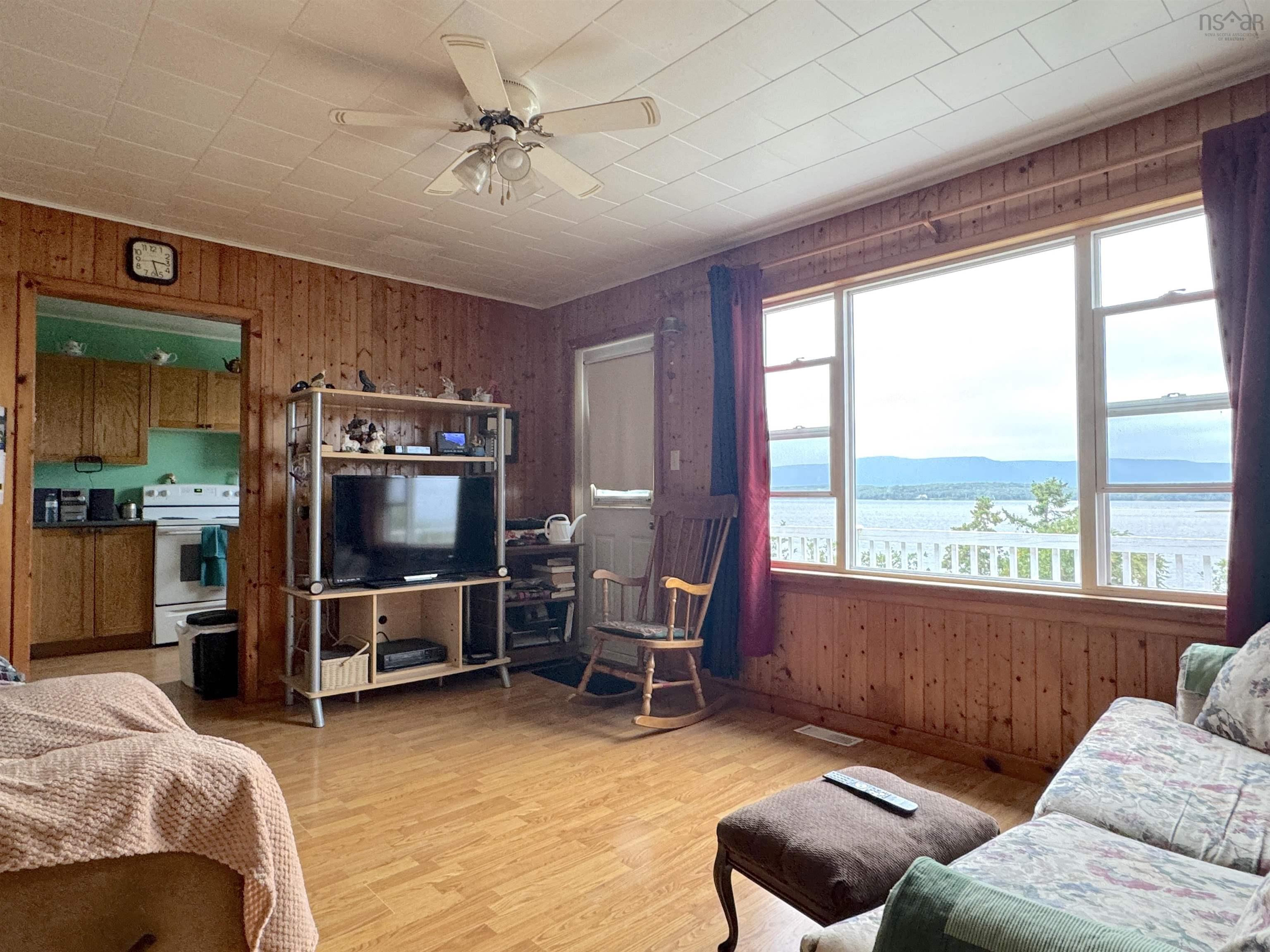 $375,000.00: 659 White Point Road, South Harbour