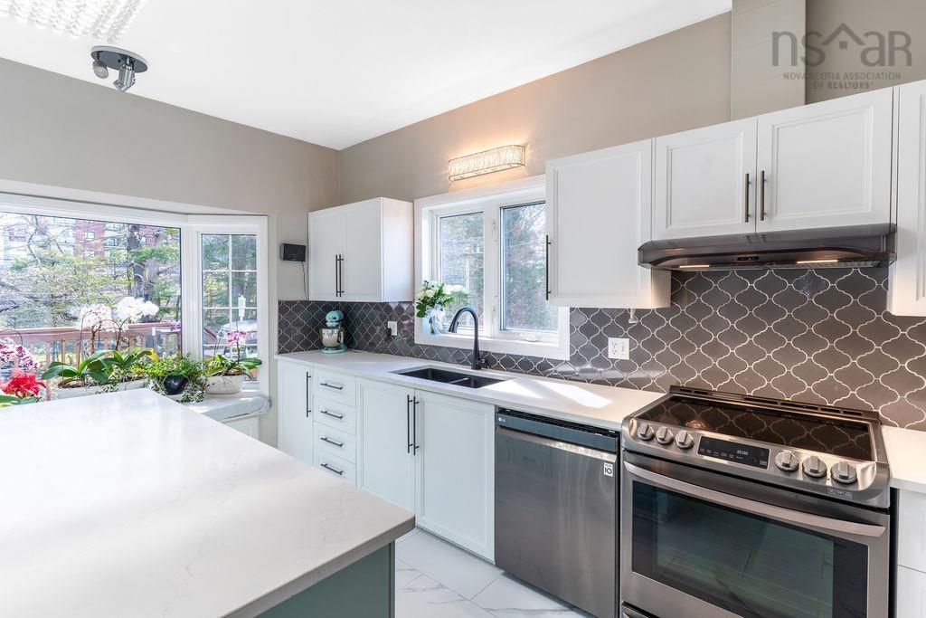 $724,900.00: 5 Alpine Drive, Portland Hills