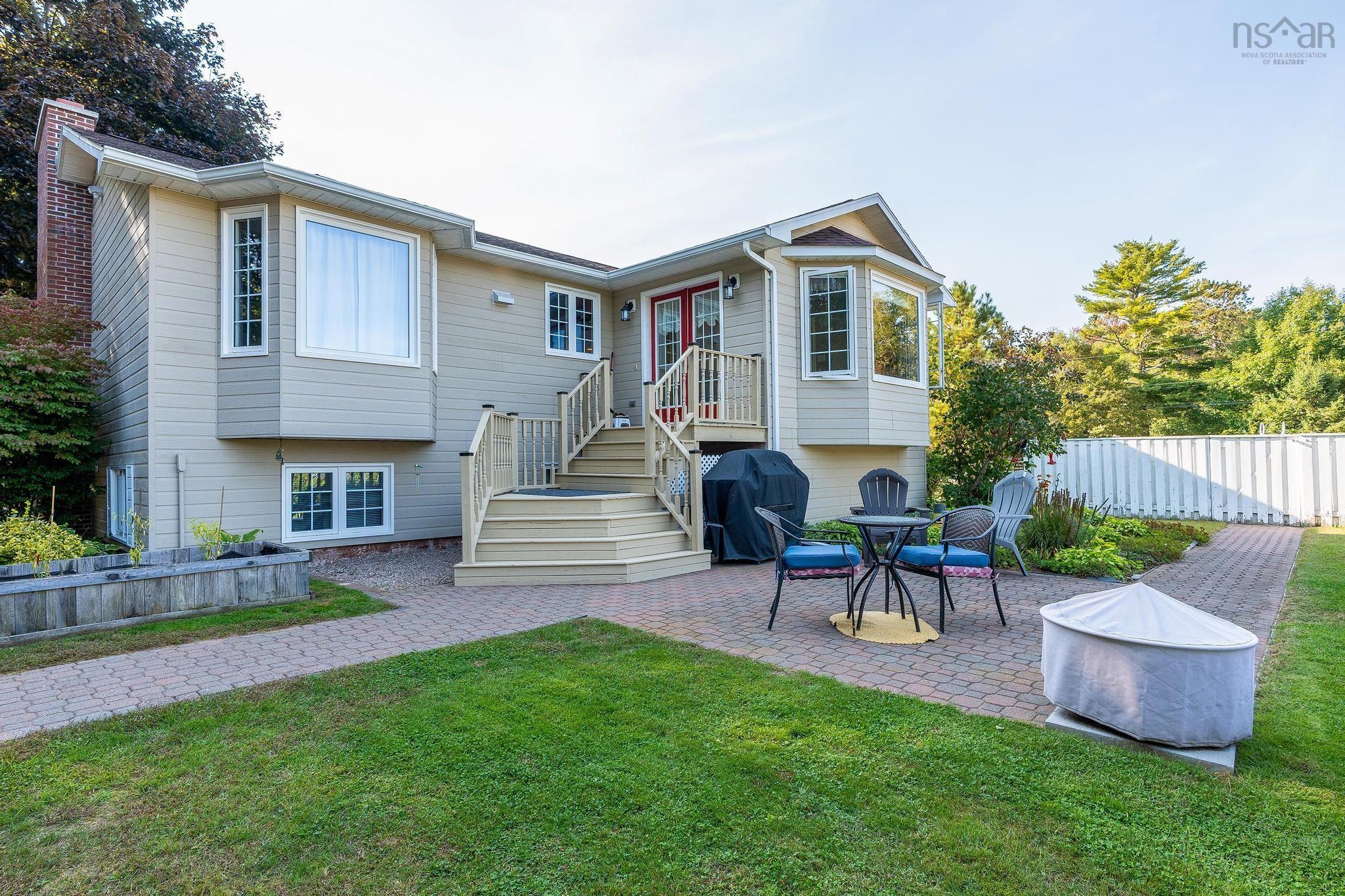 $520,000.00: 99 Krista Drive, Wilmot